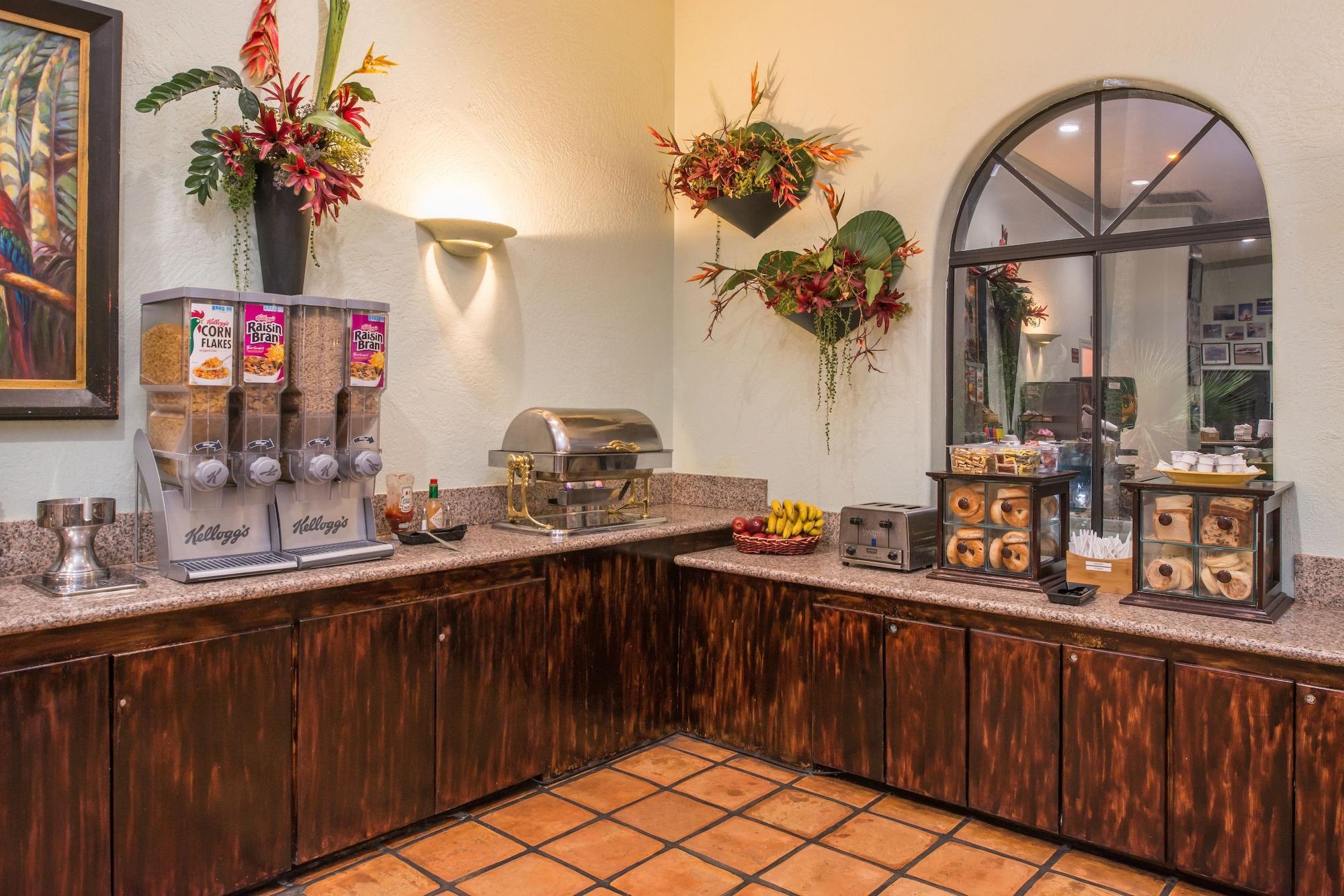 Restaurant La Fuente Inn & Suites