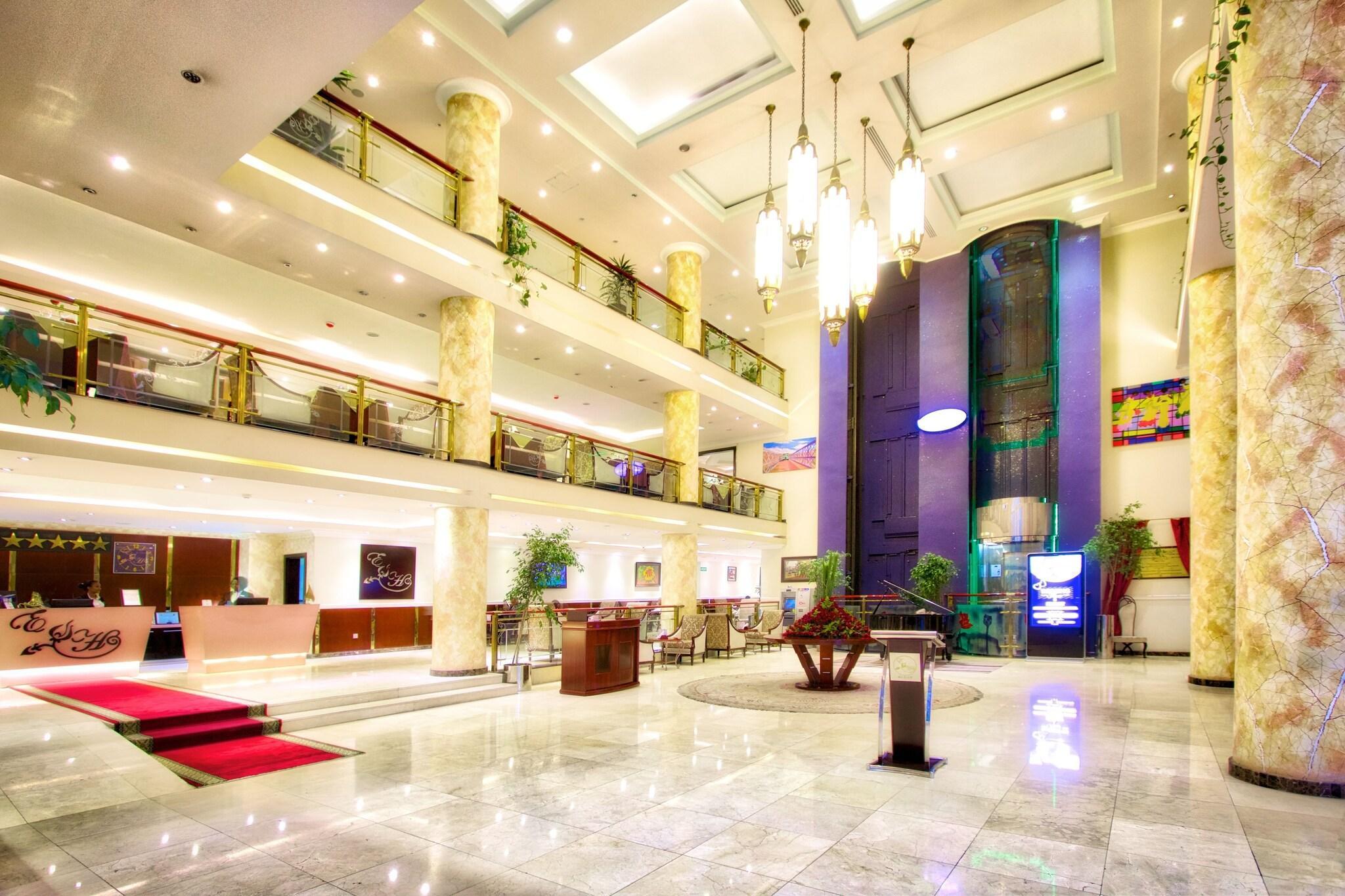 Vista Lobby Elilly International Hotel