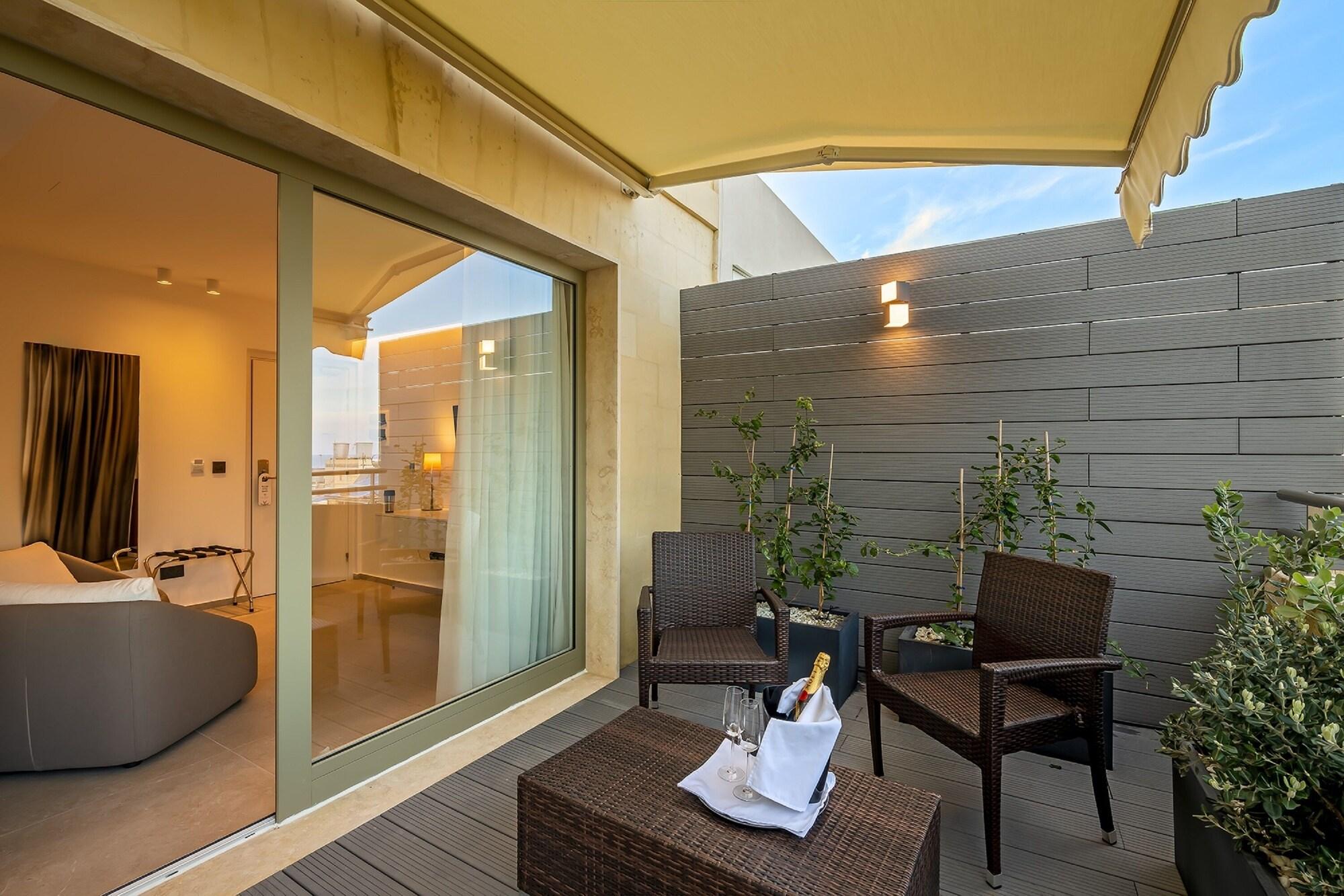 Vista Exterior The Capital Boutique Hotel