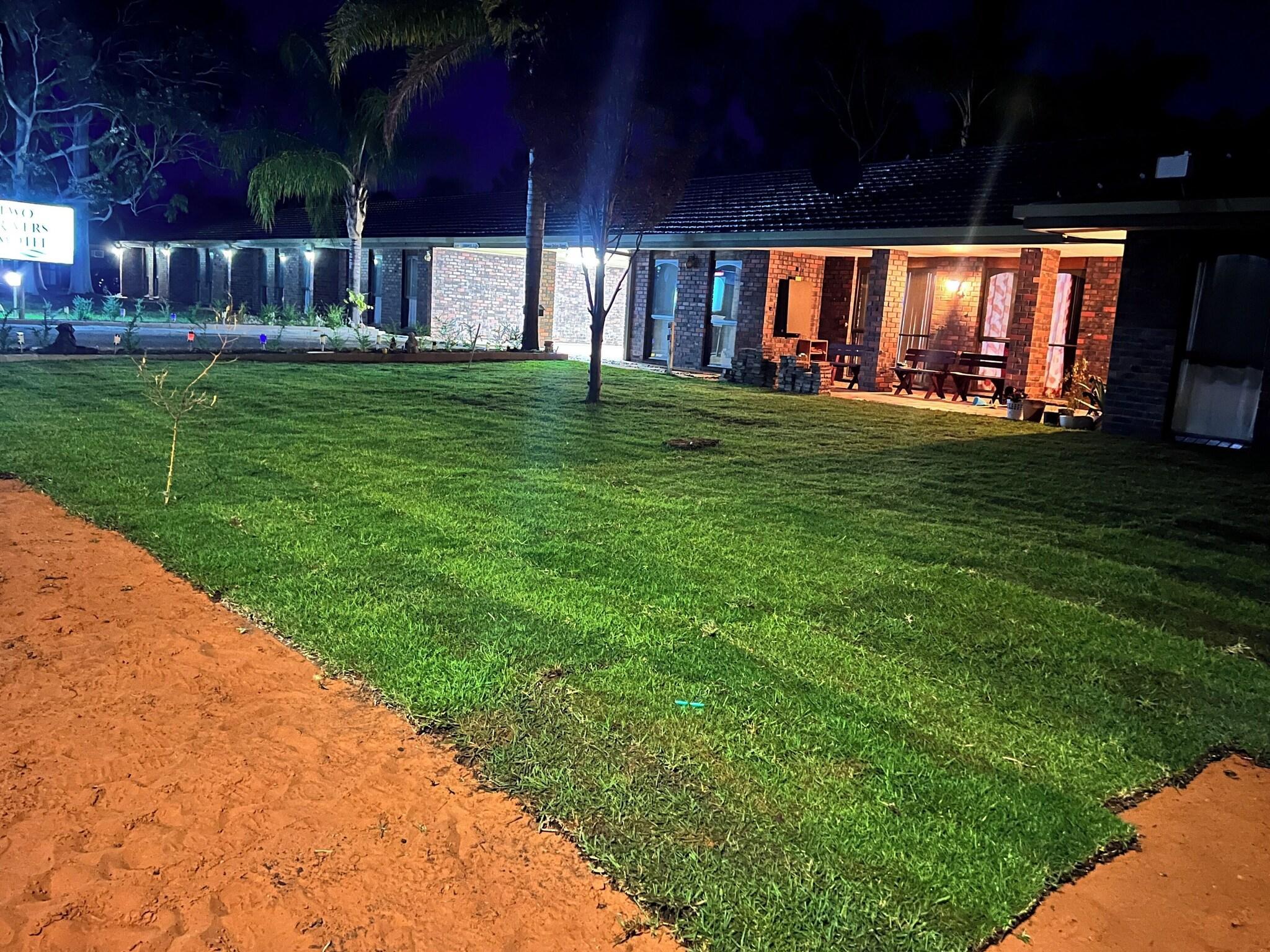 Vista Exterior Two Rivers Motel