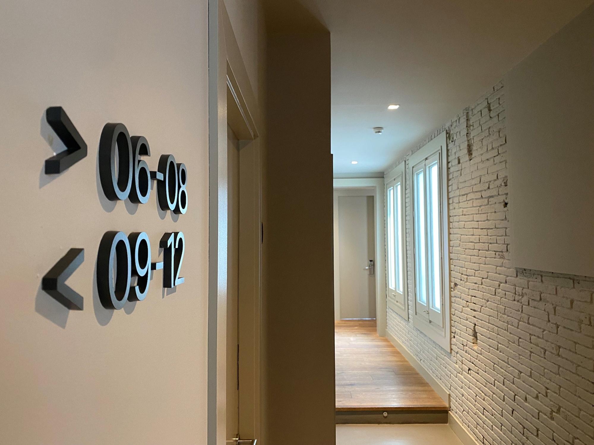 Varios Uma Suites Pau Claris