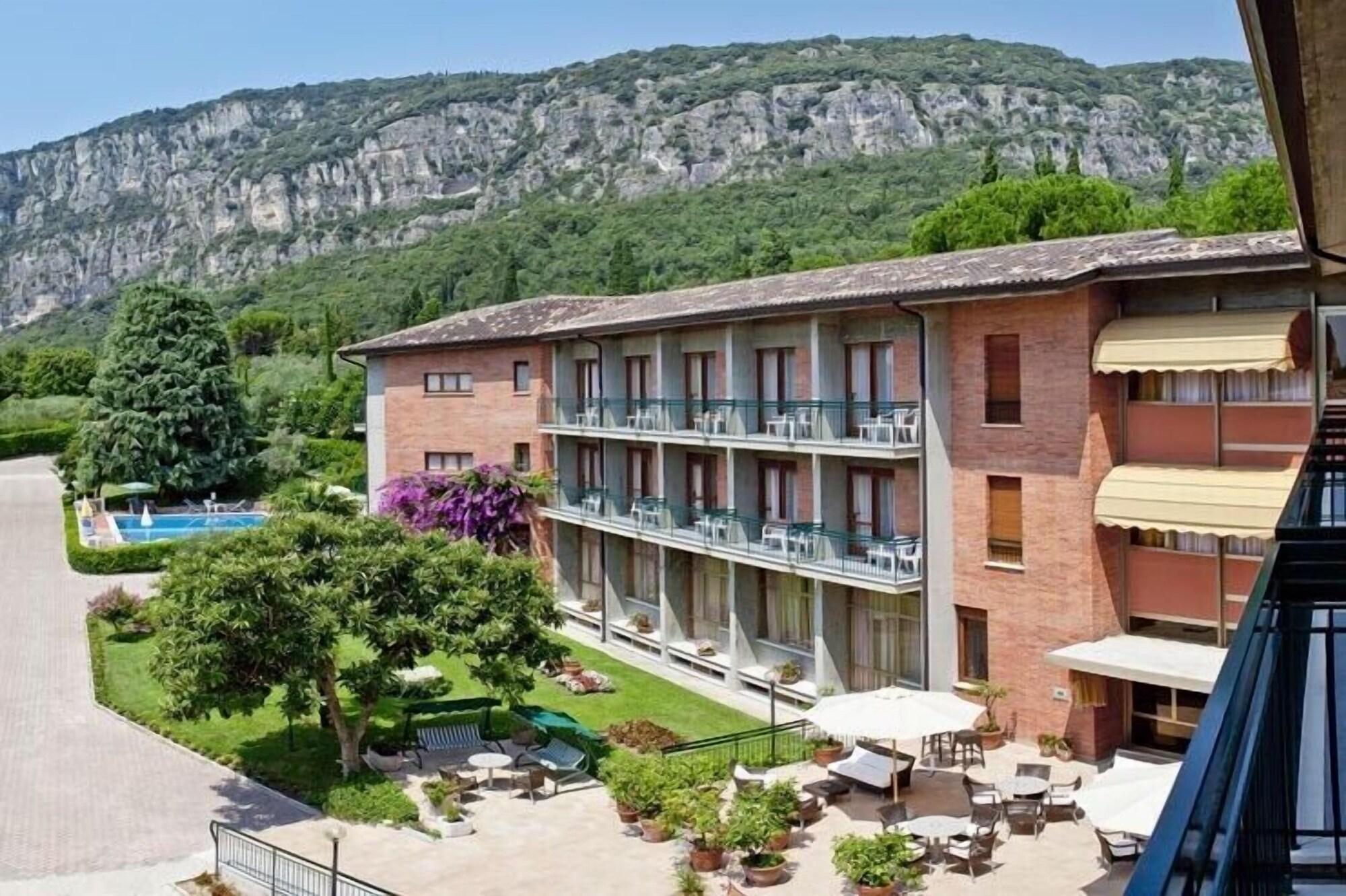 Varios Hotel Gabbiano - Garda Lake Collection
