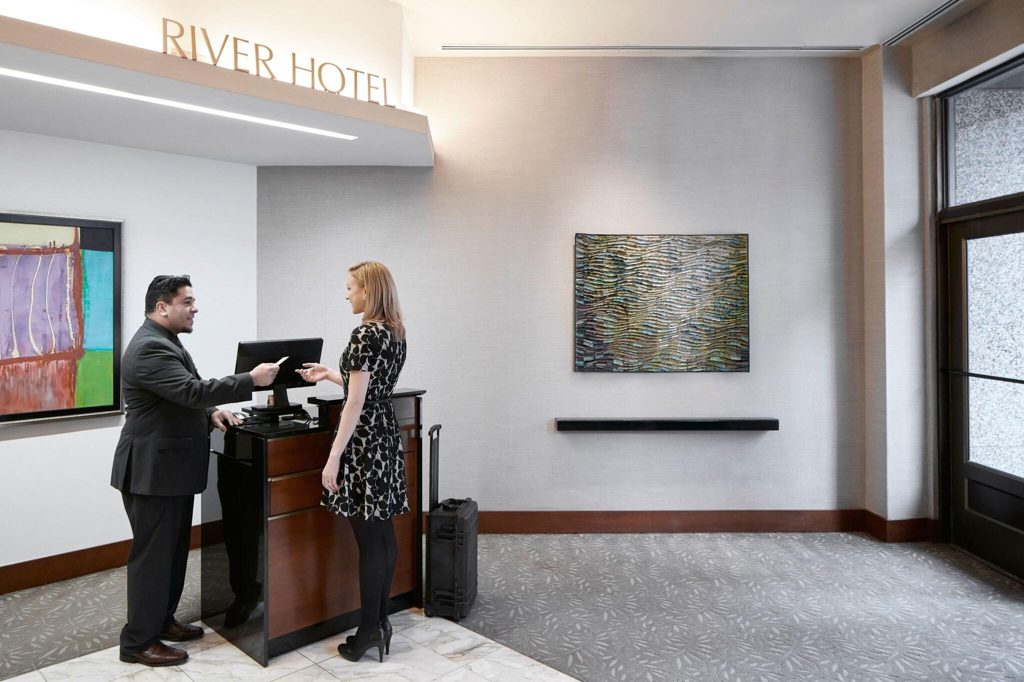 Vista Lobby River Hotel