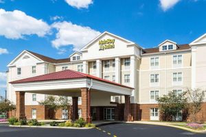 Alojamiento - MainStay Suites Dover
