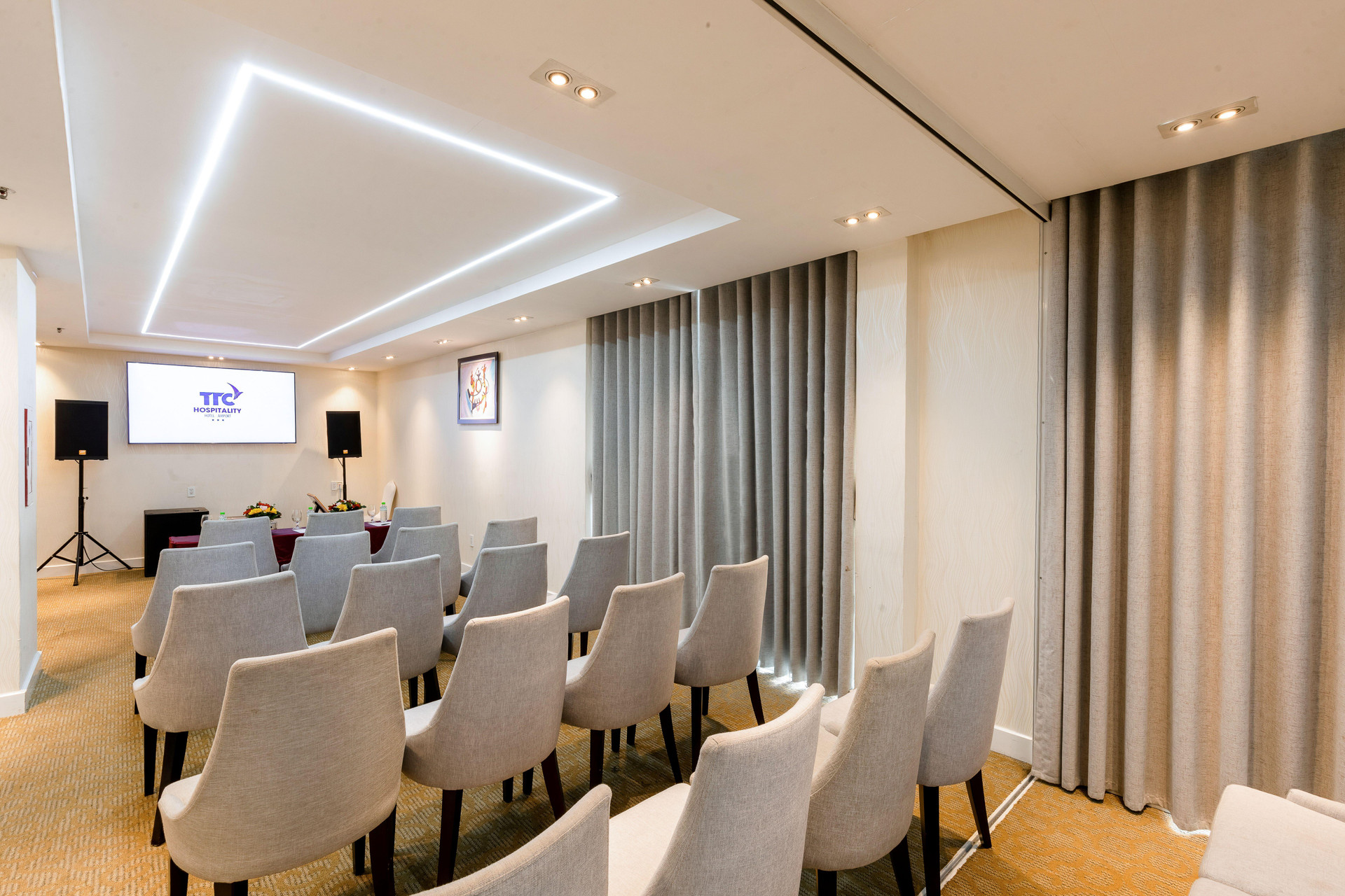 Centro de Negocios TTC Hotel Deluxe Airport