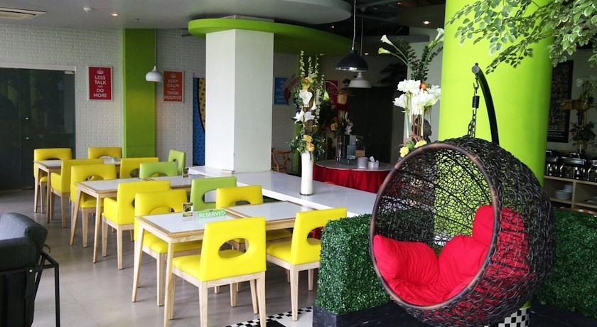 Vista Exterior MaxOneHotels at Vivo Palembang