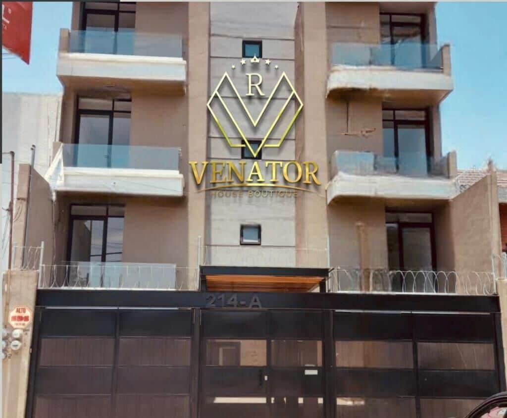 Varios Venator House Moral