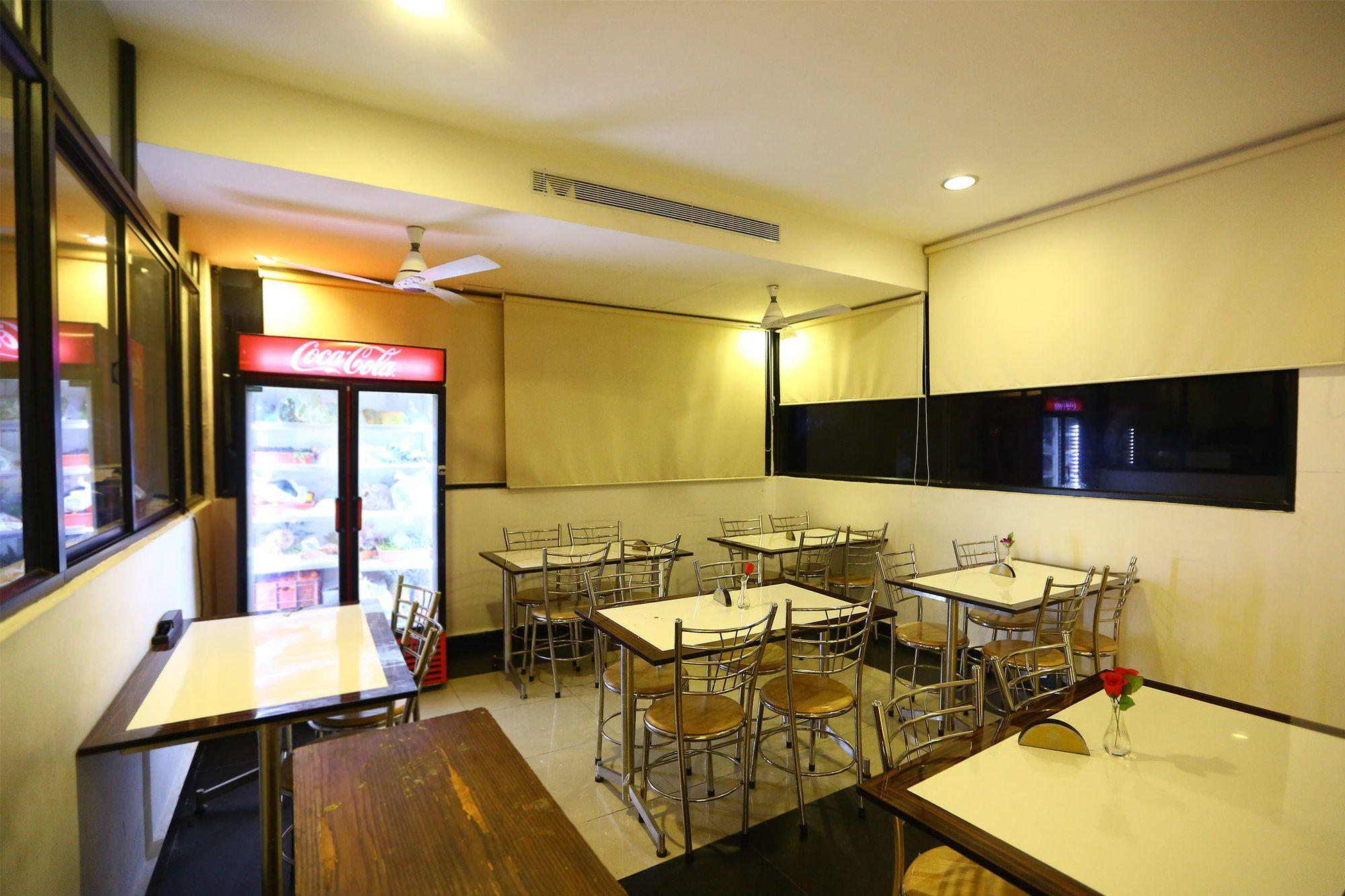 Restaurant OYO 10744 Grand Marena