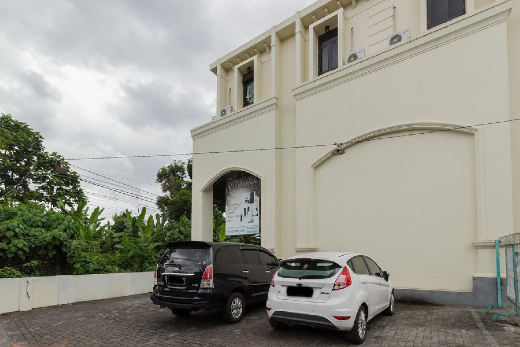 Vista Exterior RedDoorz @ Malalayang 2 Manado