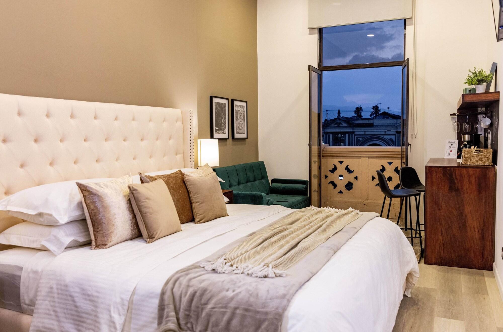 Varios Central Park Jr. Suites