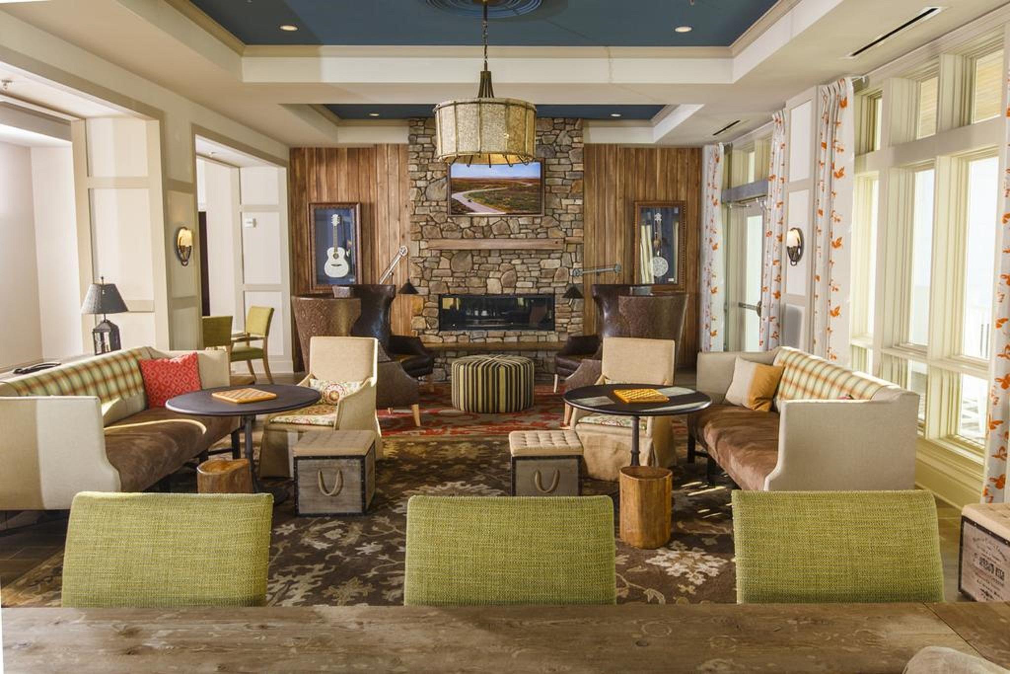 Vista Lobby Dollywood's DreamMore Resort