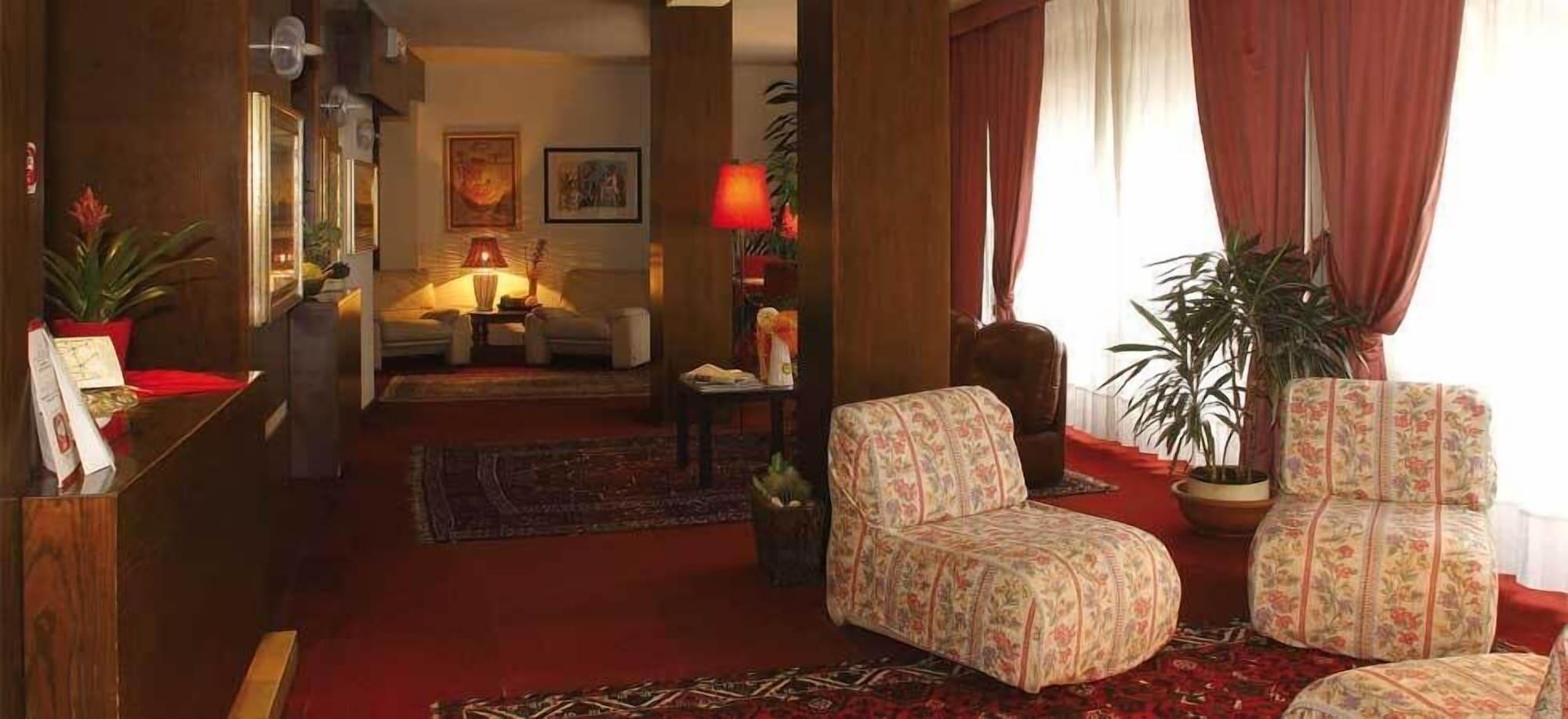 Bar/Salón Hotel Nuovo De Cesero