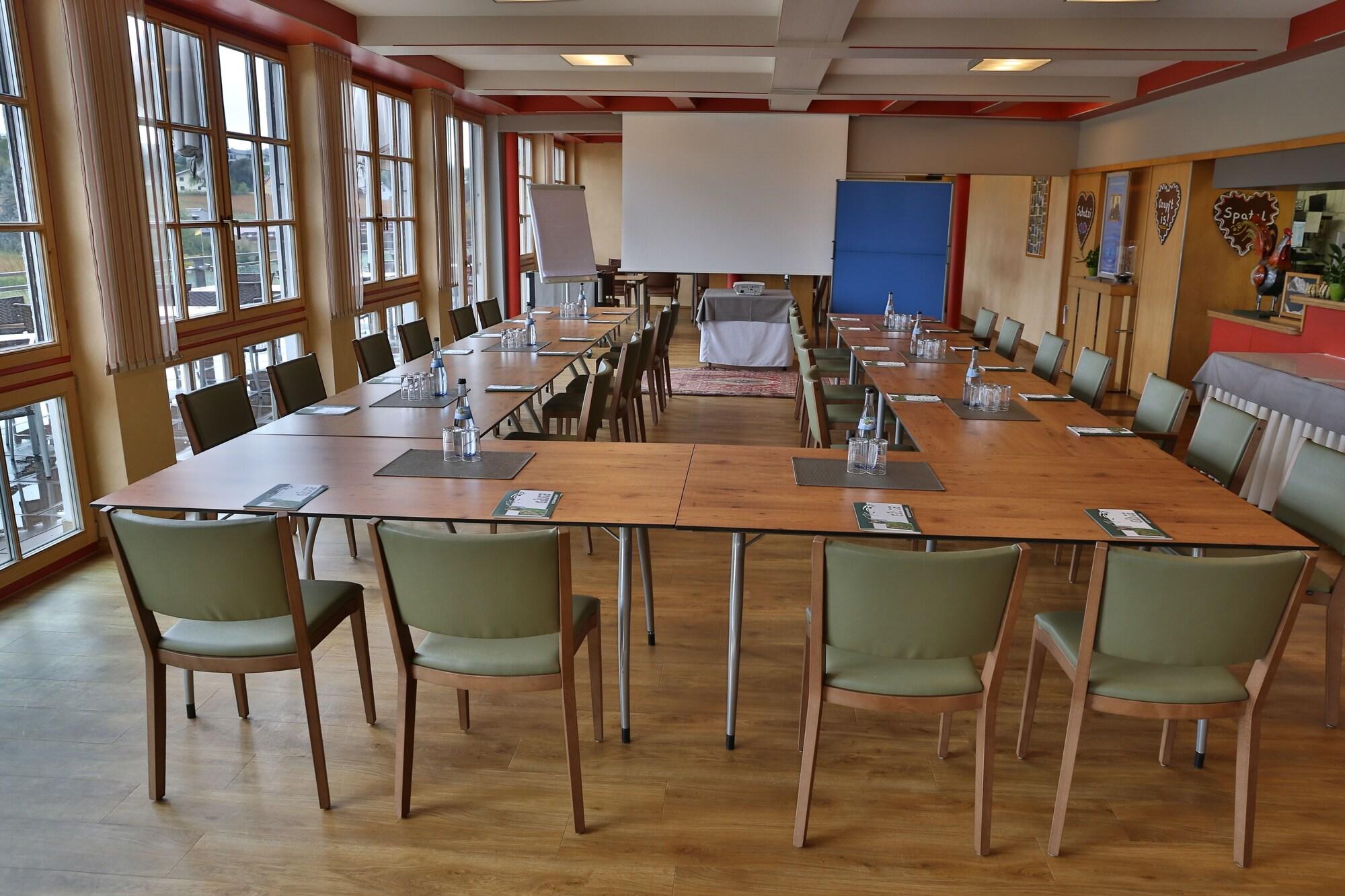 Sala de Reuniones Hotel Wo Der Hahn Kräht