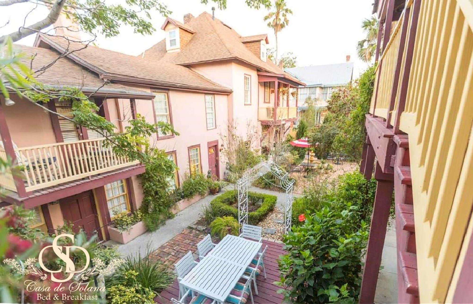 Varios Casa De Solana Bed & Breakfast
