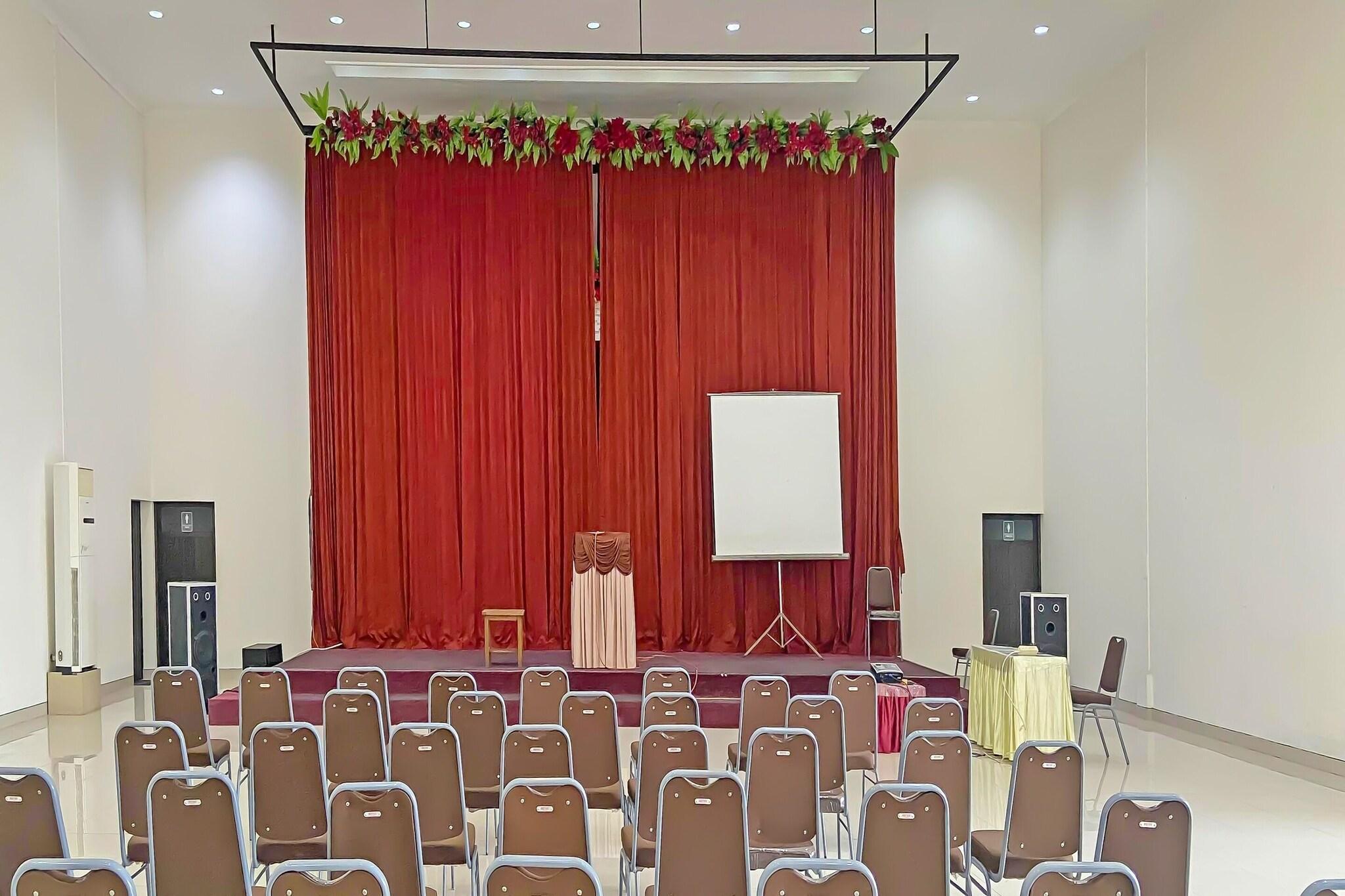 Vista Lobby OYO 91946 Hotel Gajah Mada Indah