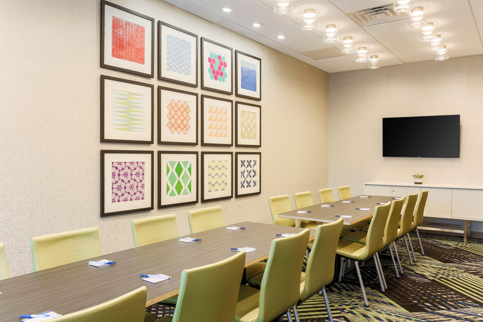 Centro de Negocios Holiday Inn Expr & Suites Chicago O'Hare Airport