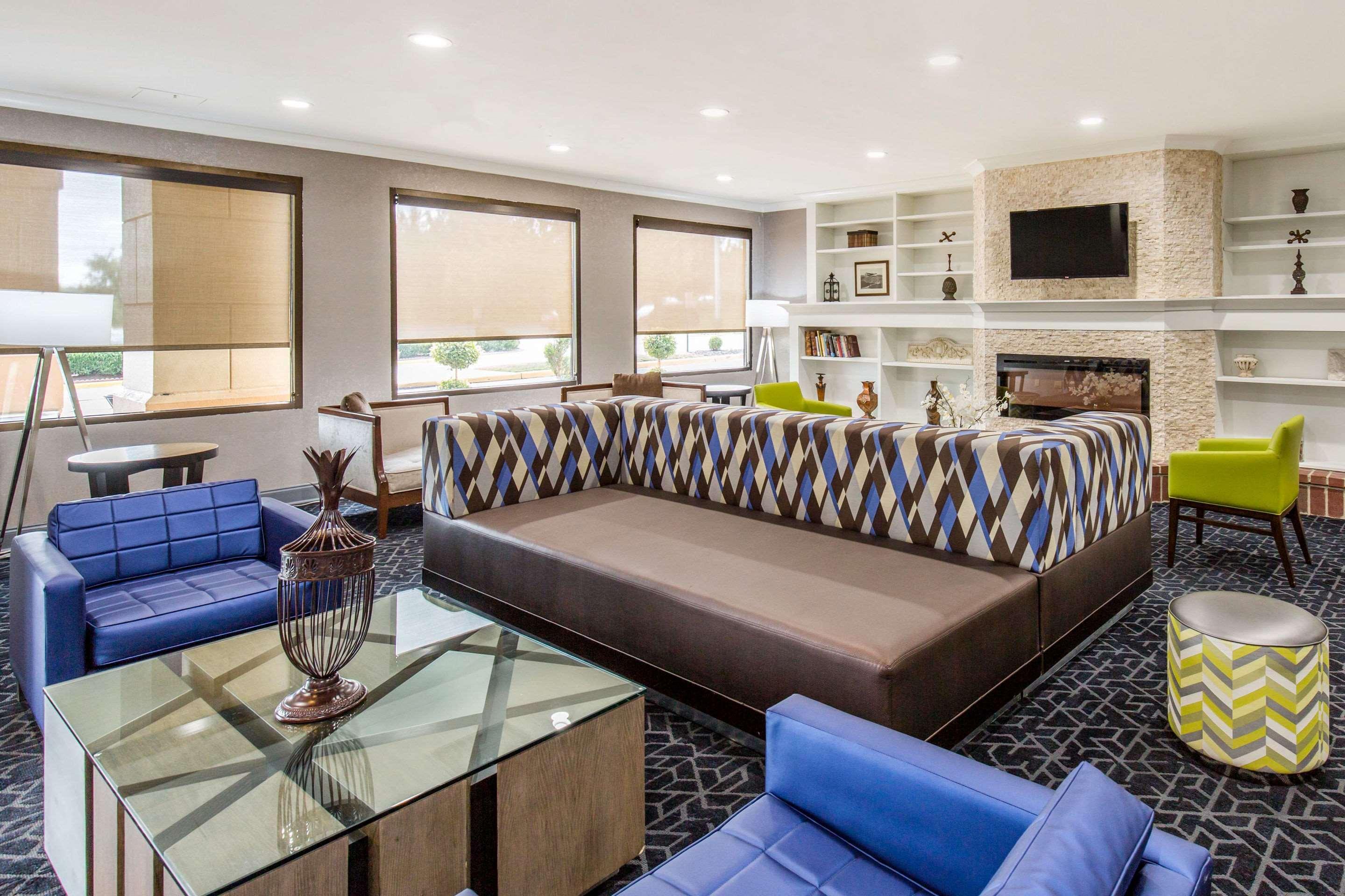 Vista Lobby Comfort Inn College Park North