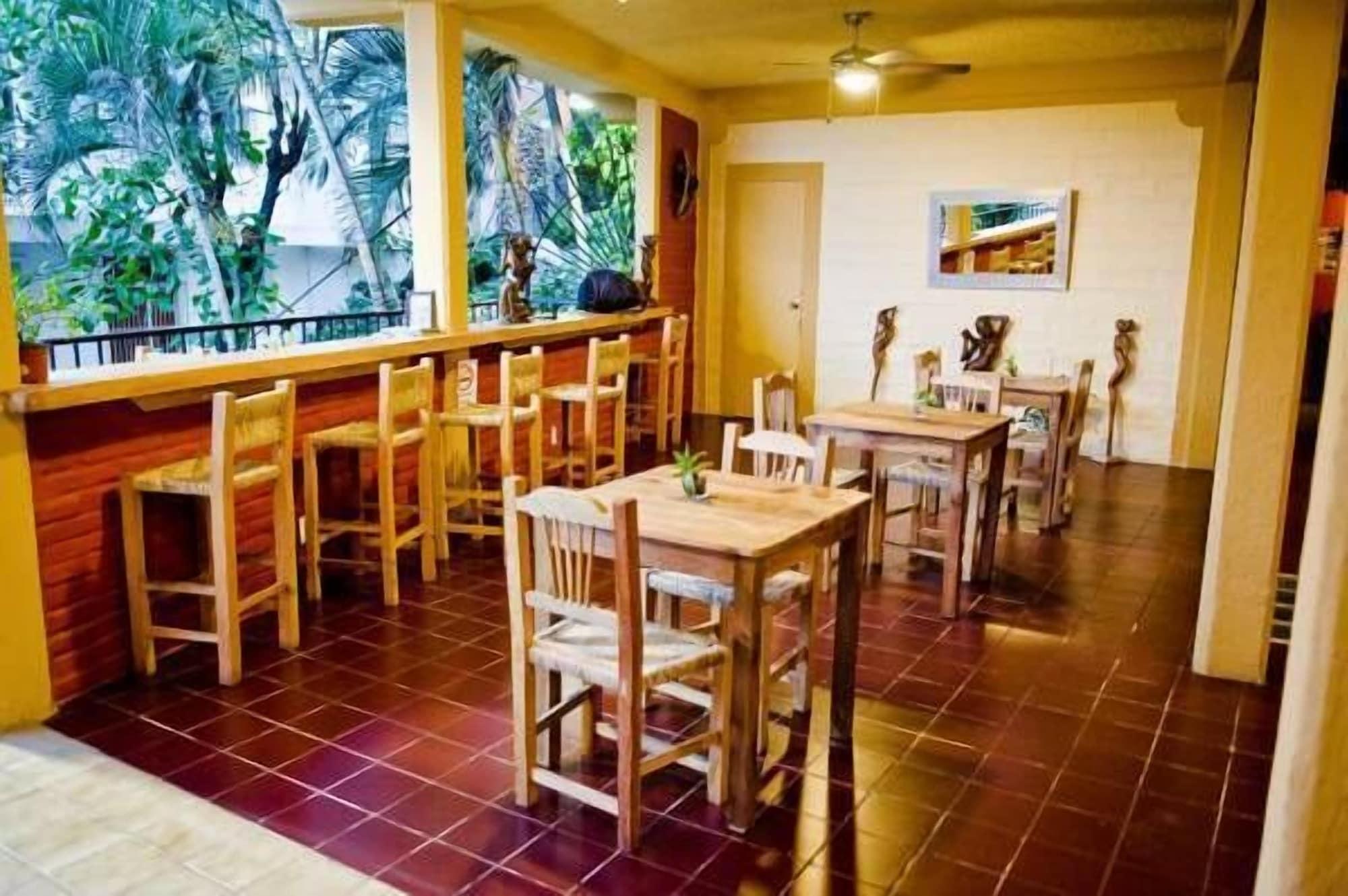 Vista Lobby Hostal Vallarta Suites