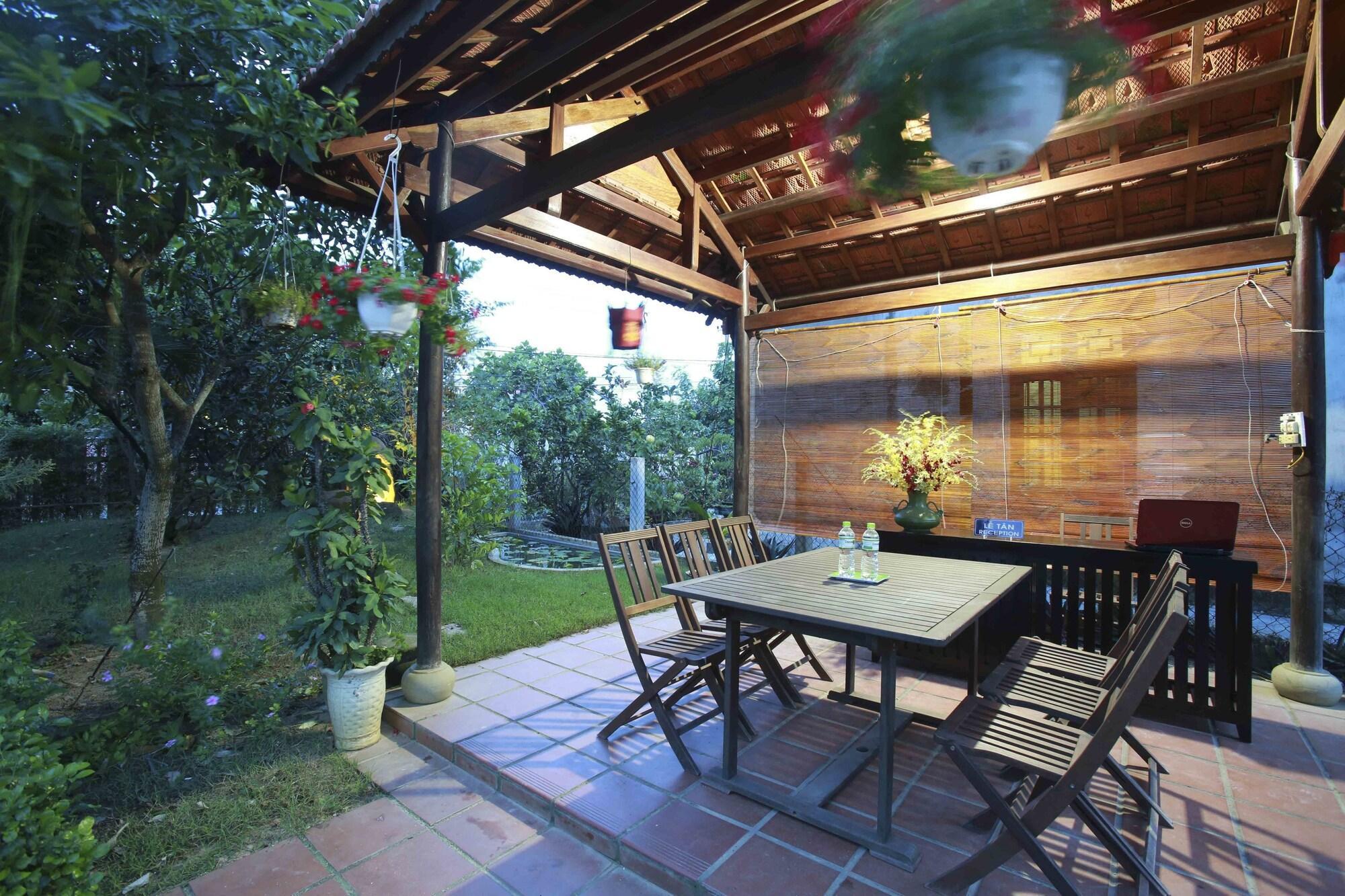 Restaurant La Uy Villa
