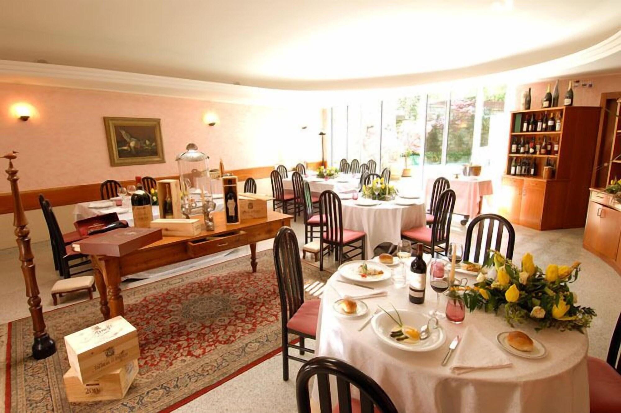 Restaurant hotel san gerolamo