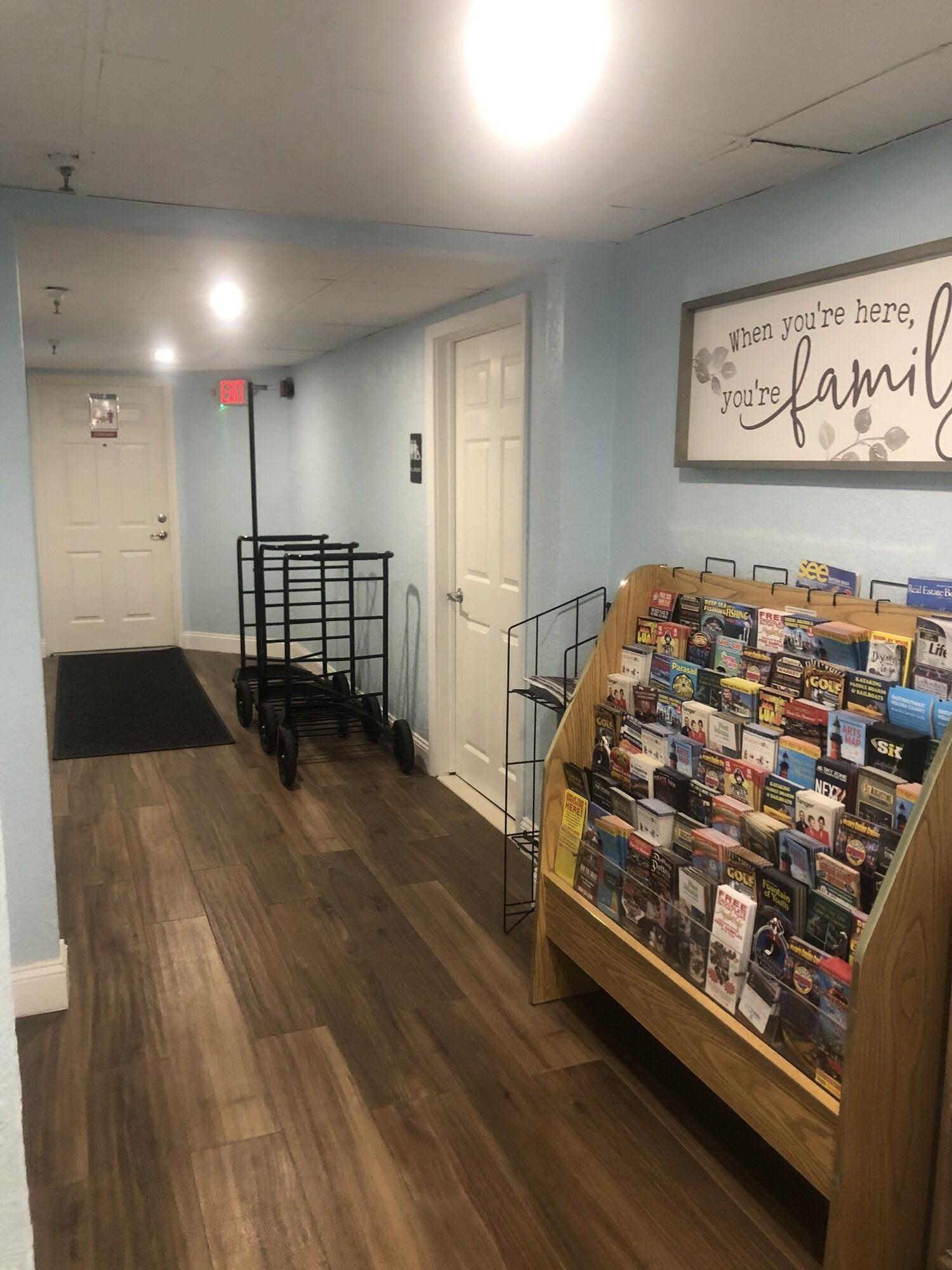 Vista Lobby Beachside Hotel