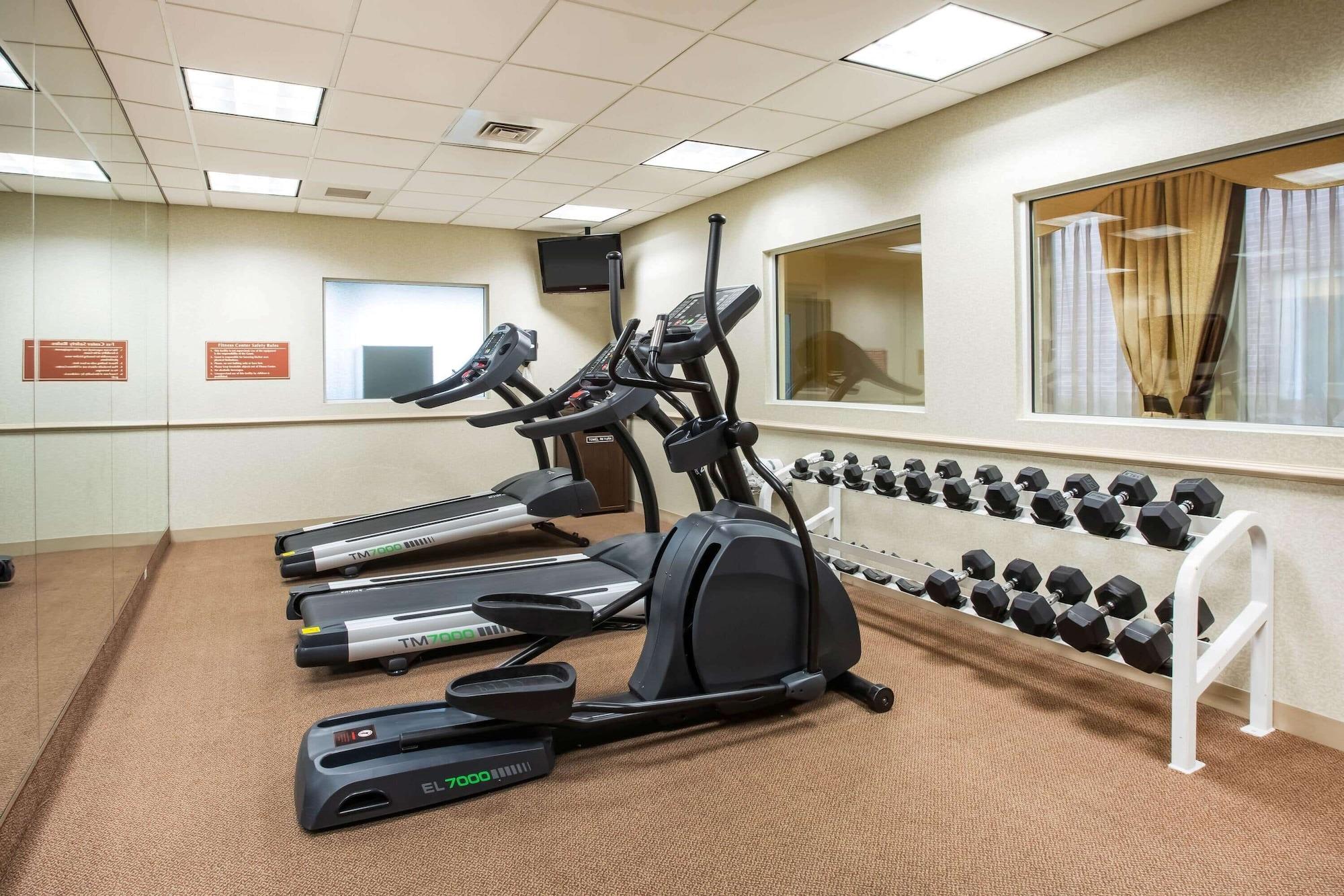 Gimnasio La Quinta Inn & Suites by Wyndham Islip - MacArthur Airport