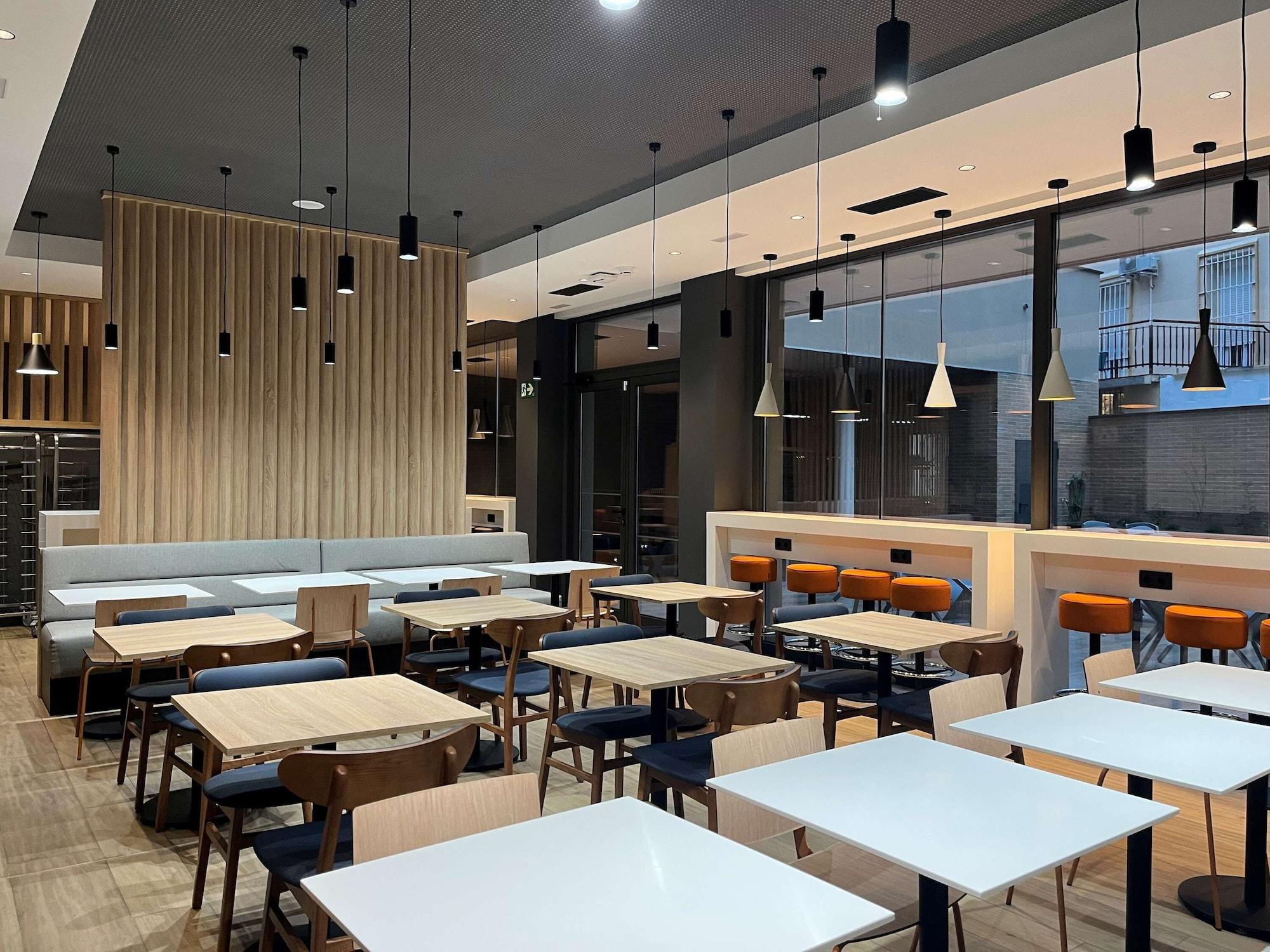 Vista Exterior ibis budget Logroño Centro