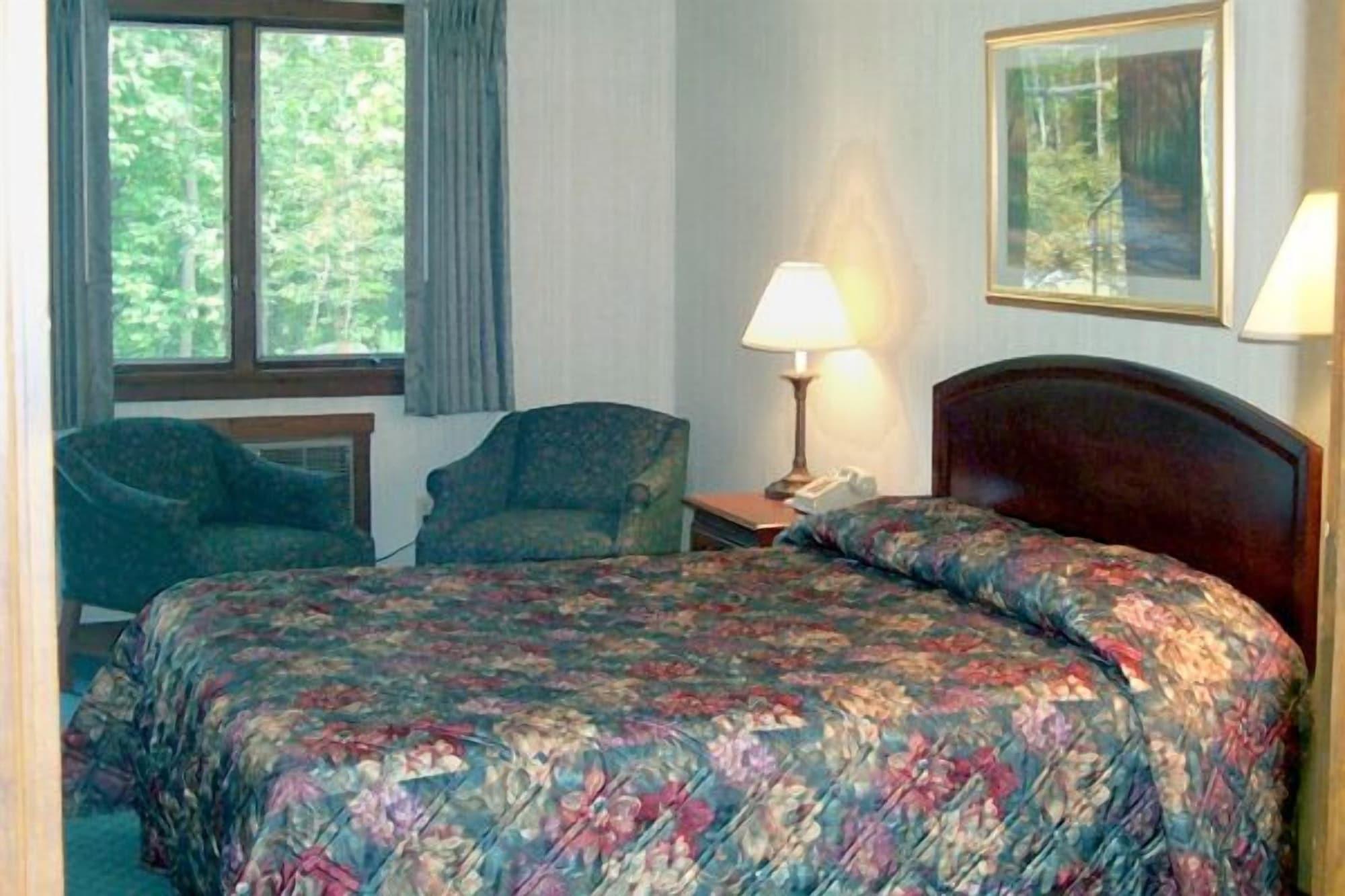 Varios Hill - Brook Motel
