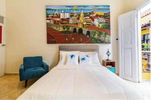 Arriendo temporal - Walled City Boutique House with Lovely Rooftop!
