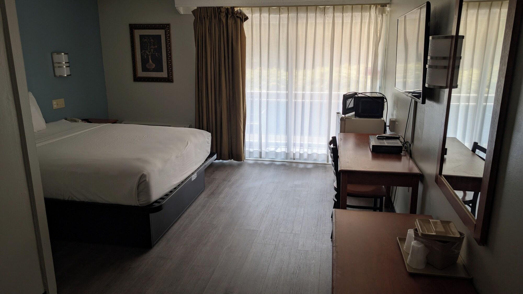 Varios Crystal Inn Neptune