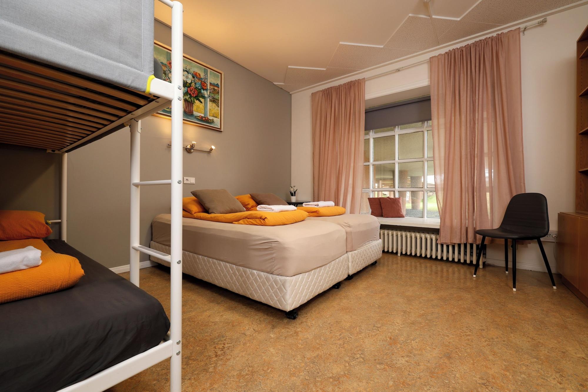 Varios Hostel B47