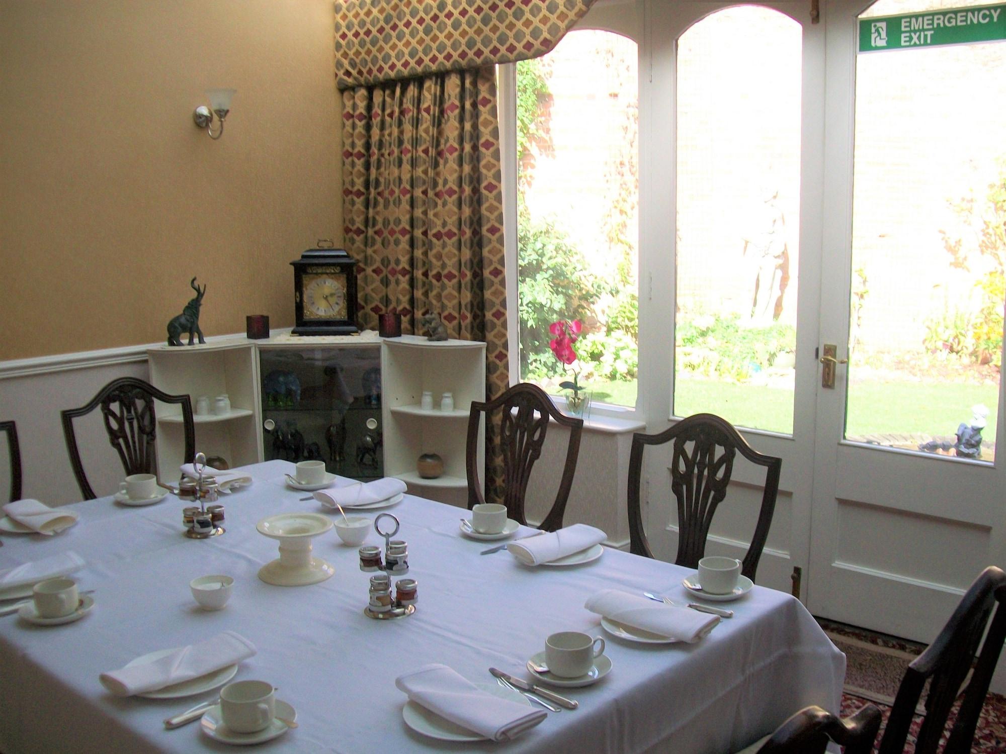 Restaurant Chapel House Restaurant with Rooms
