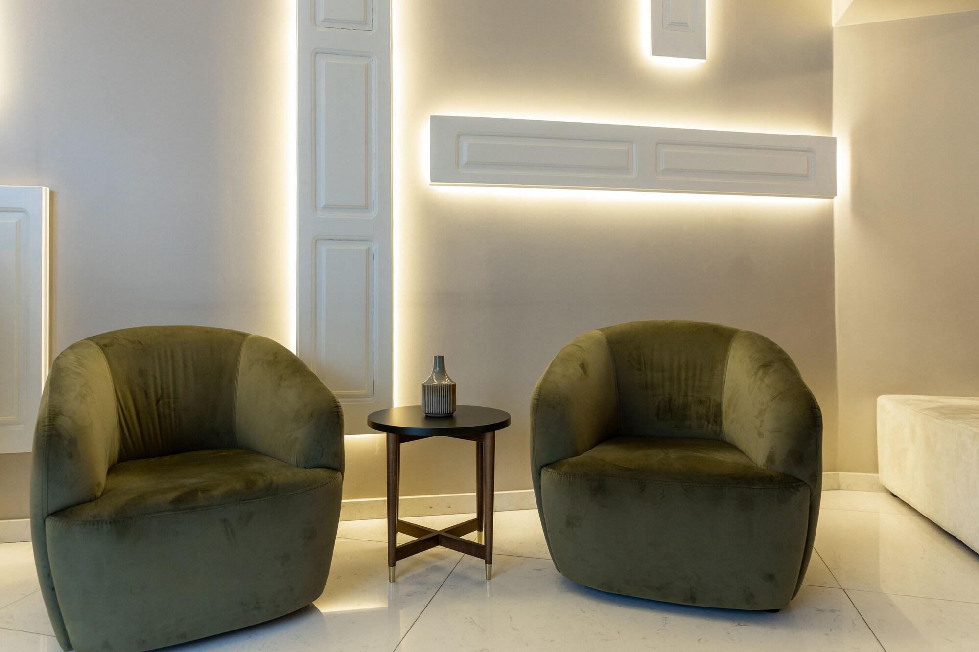 Varios Avenida Boutique Hotel