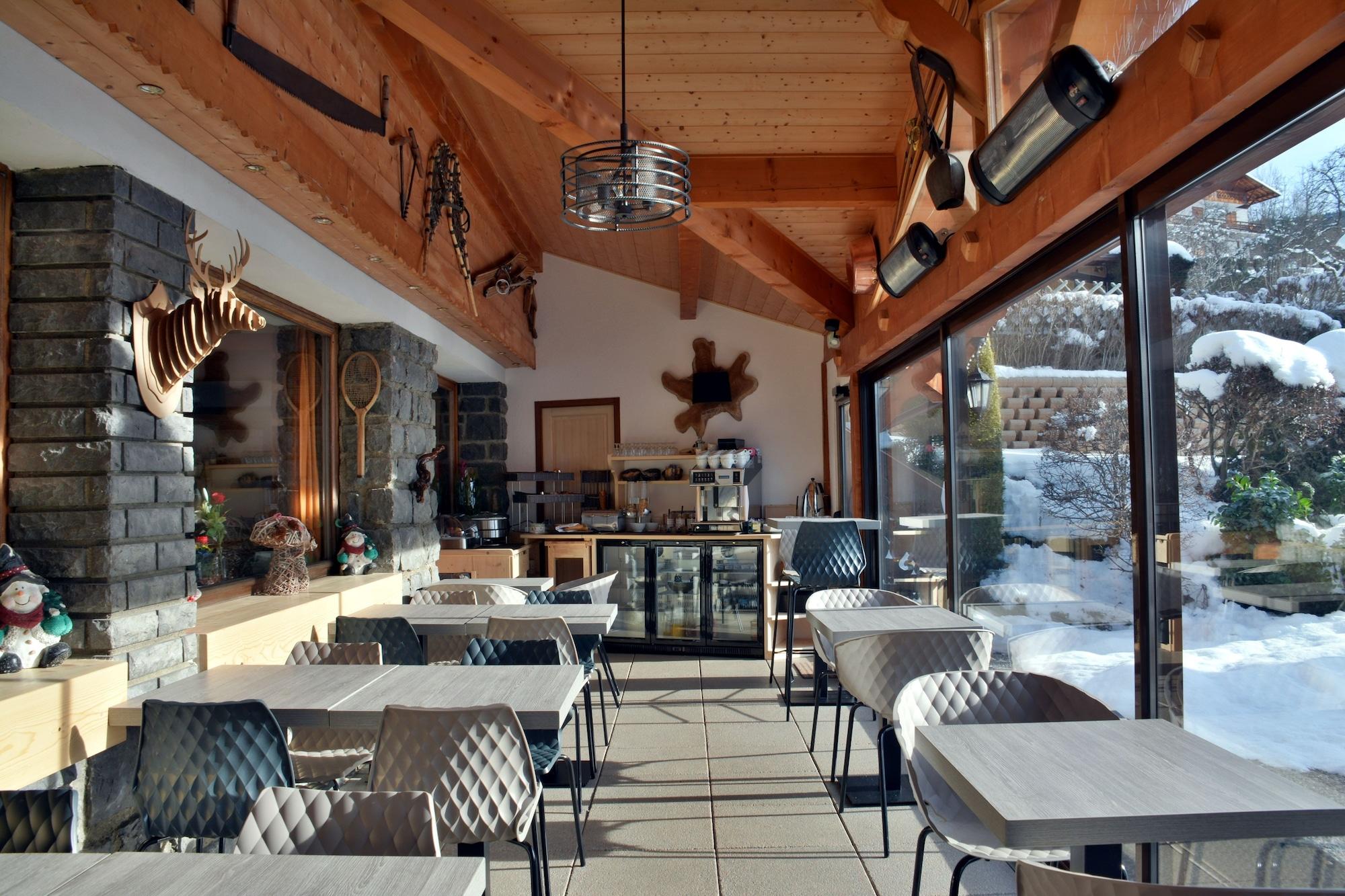 Restaurant Hôtel Loisirs Les Côtes, Résidence et Chalets