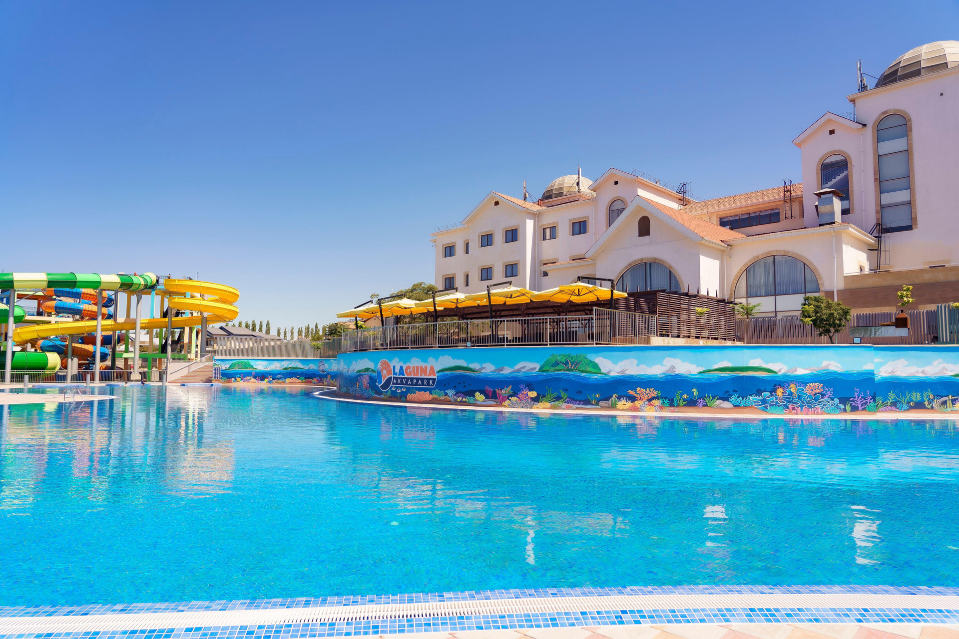 Vista Exterior Holiday Inn Aktau - Seaside