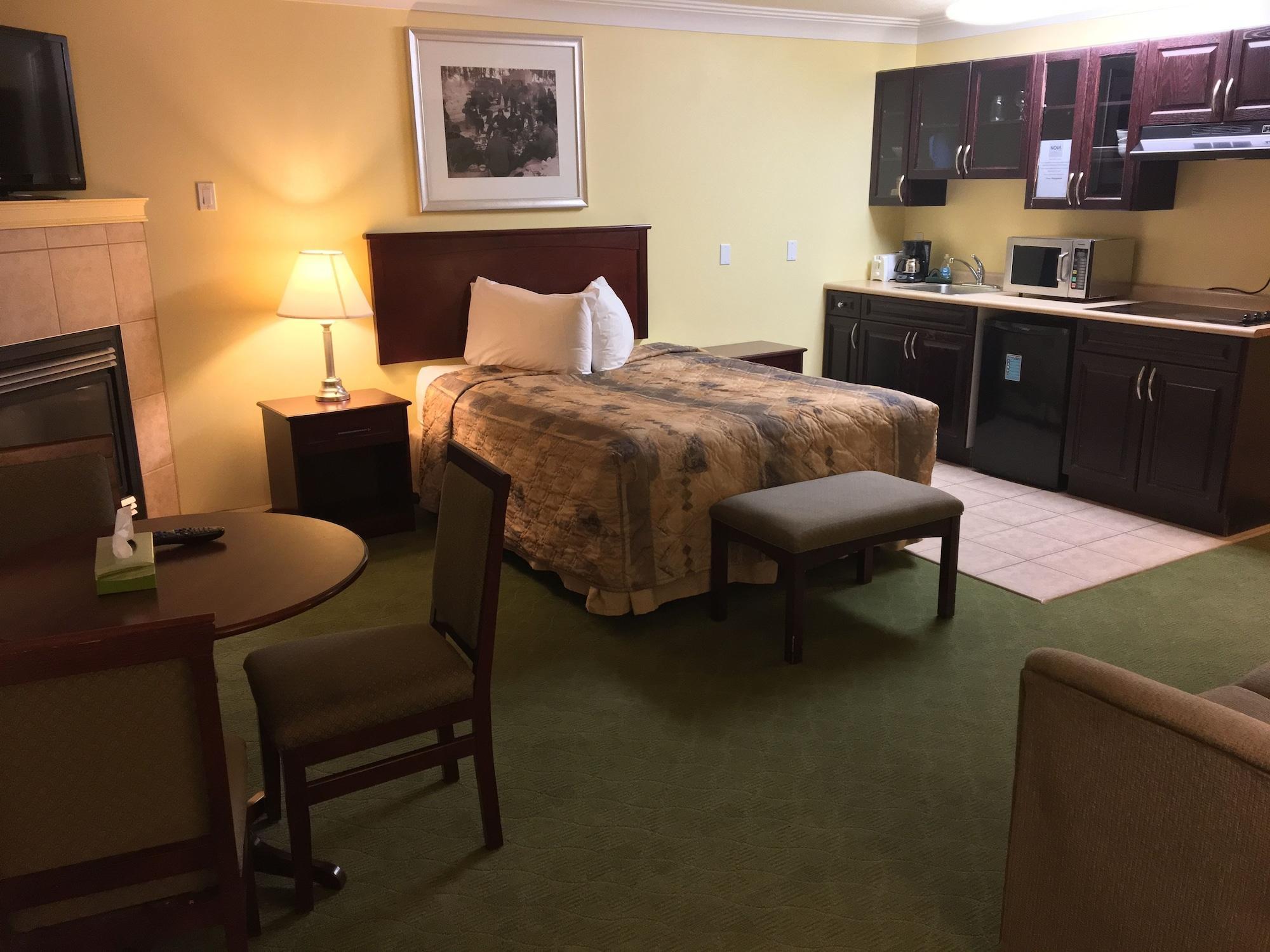 Vista Exterior Nova Inn Inuvik