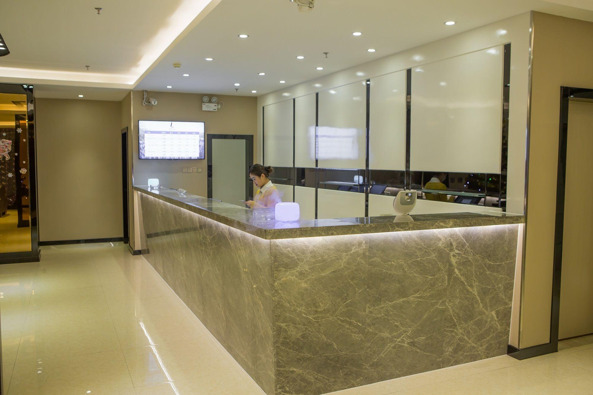 Vista Lobby Lavande Hotels