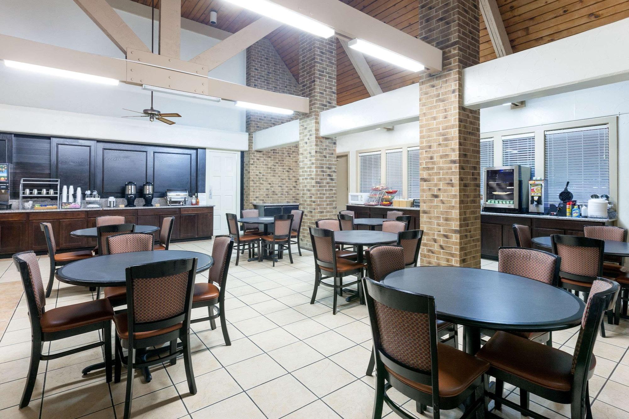 Restaurant Hawthorn Extended Stay by Wyndham Richardson