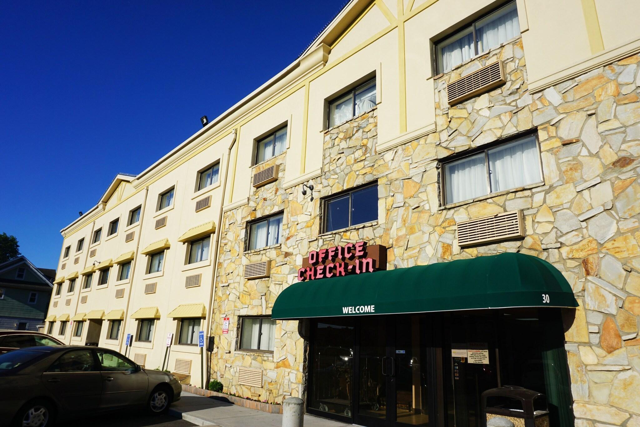 Vista Exterior The Floral Park Motor Lodge