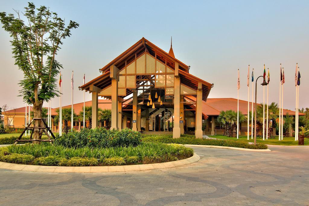 Vista Exterior Hilton Nay Pyi Taw