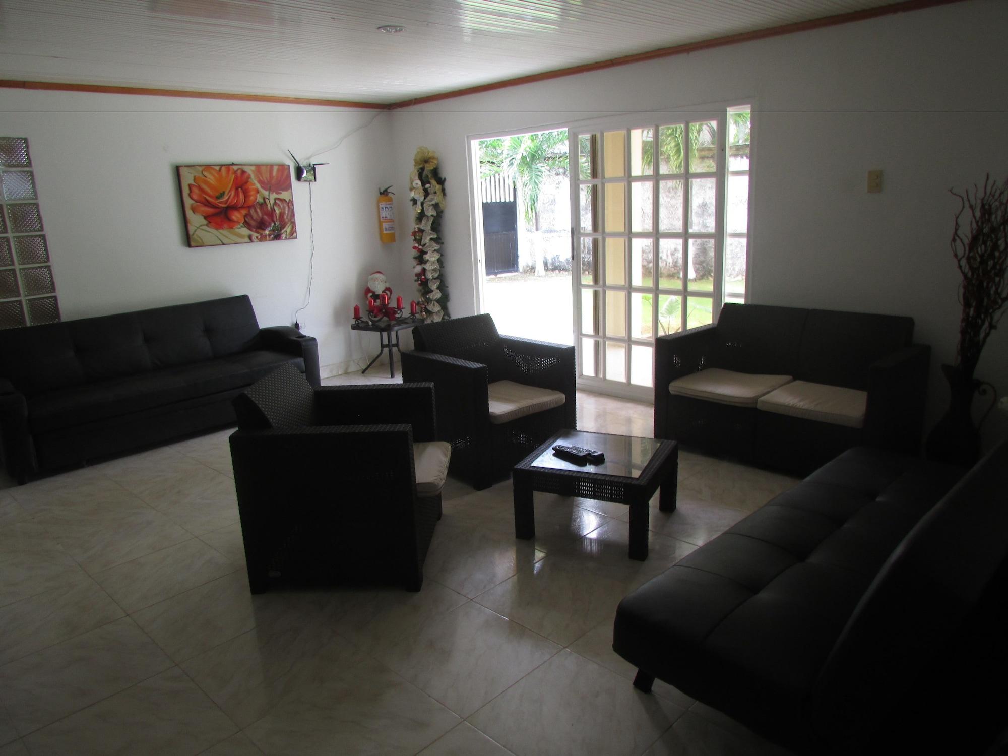 Vista Lobby Posada & Hostal Miss Marlly