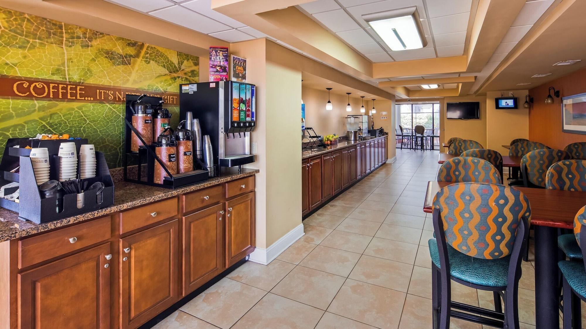 Bar/Salón Best Western Ocean Sands Beach Resort