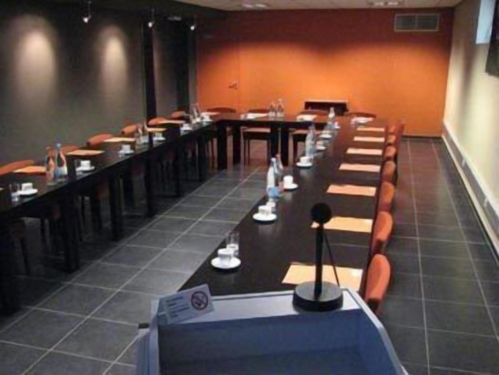 Centro de Negocios Cleythil
