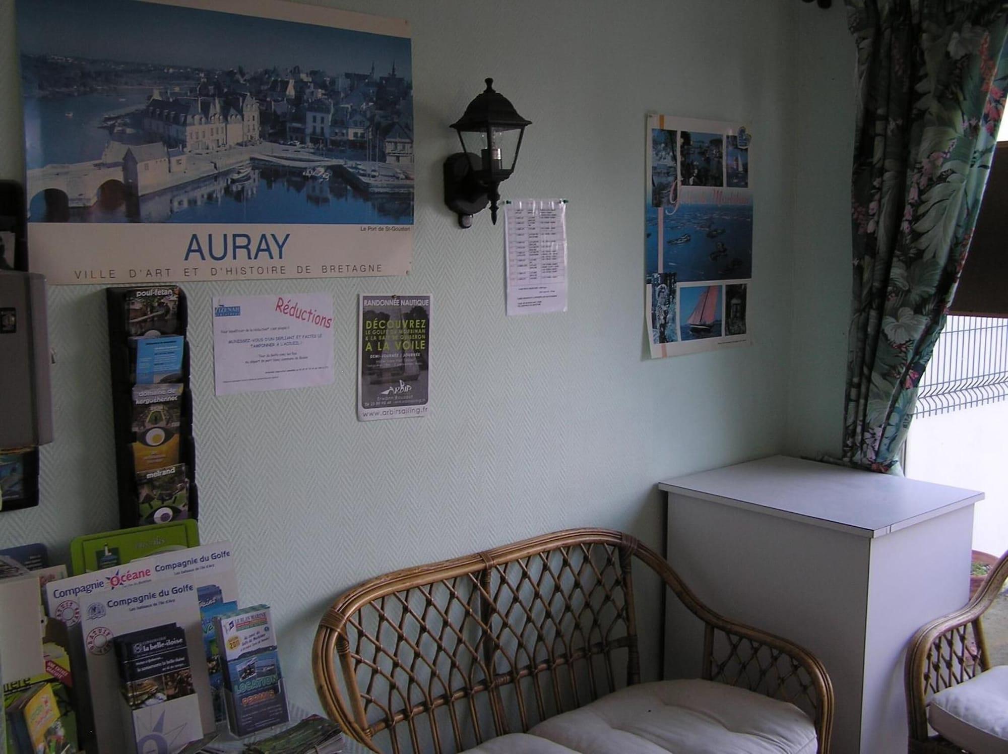 Vista Lobby Le Toul' Broch