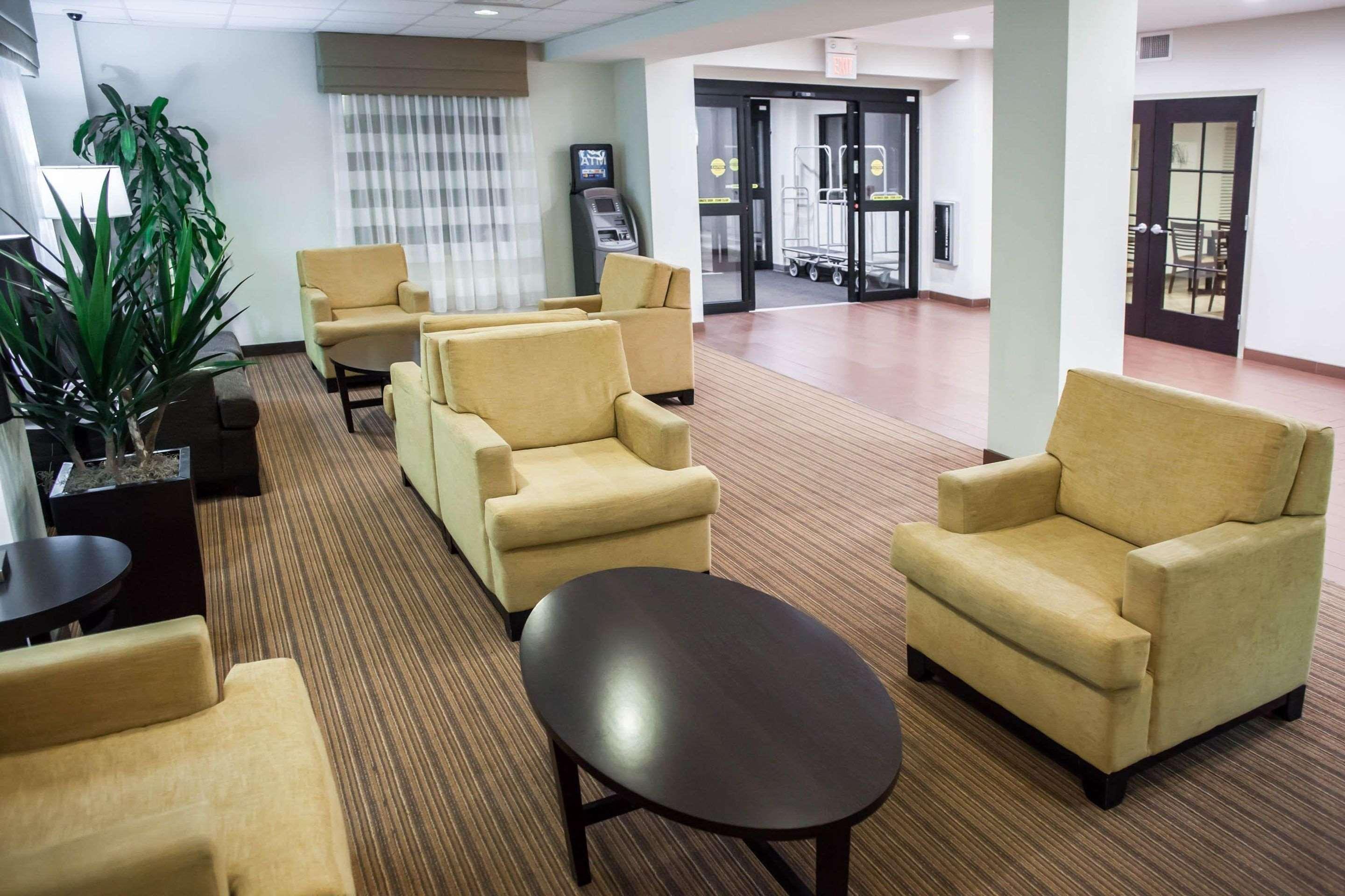 Vista Lobby Sleep Inn & Suites Indoor Waterpark