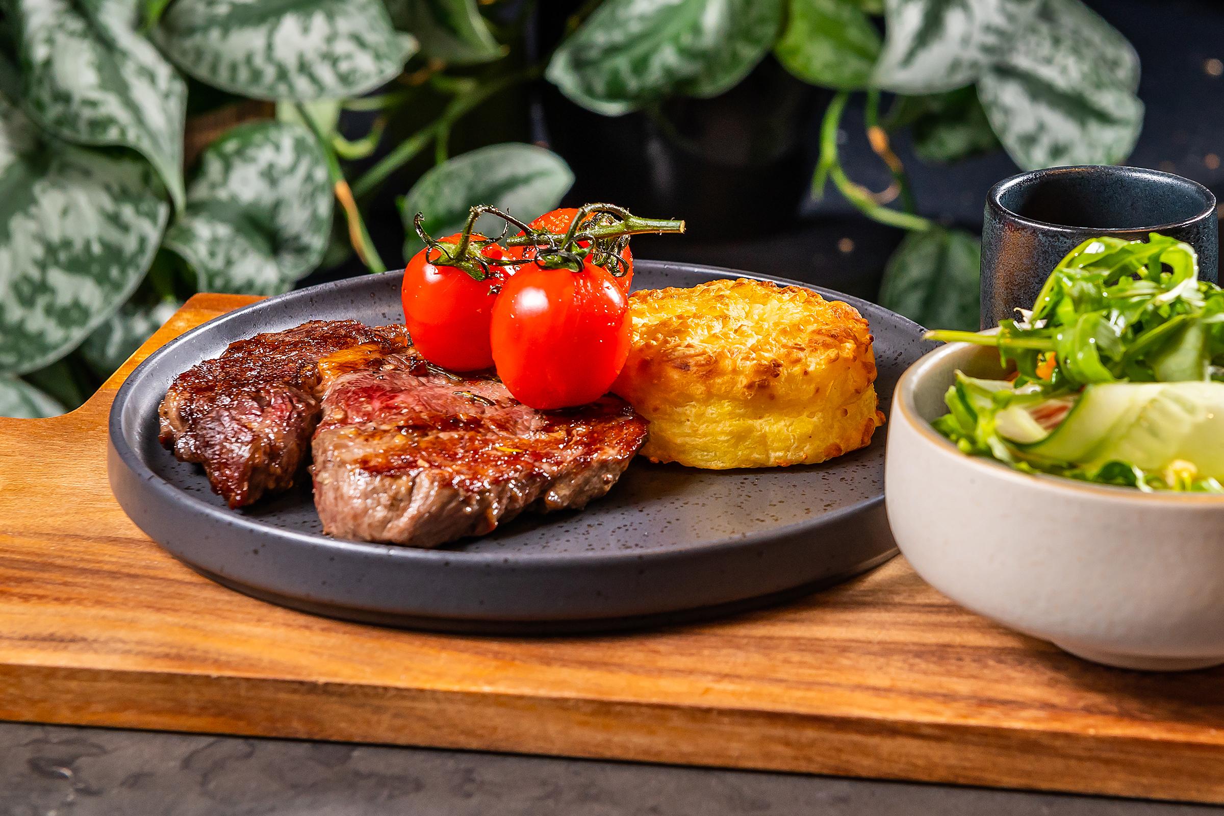 Restaurant NYX Hotel Warsaw by Leonardo Hotels