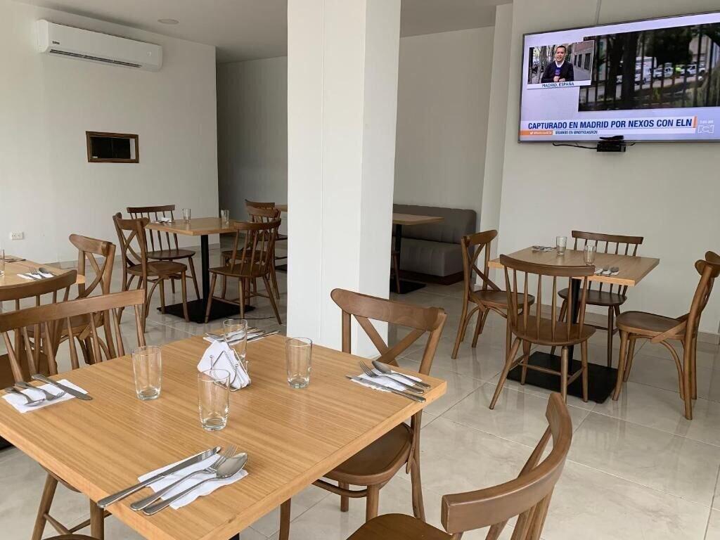 Restaurant hotel metropolitano plaza