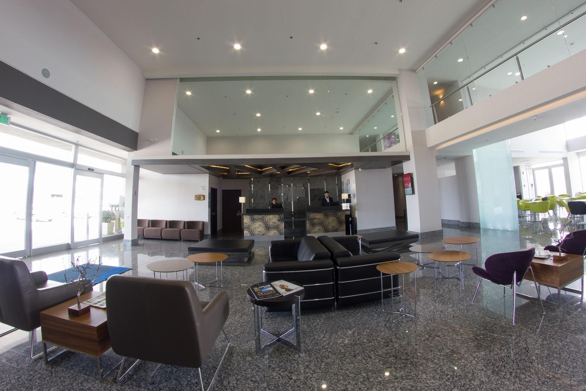 Vista Lobby Holiday Inn Express & Suites Hermosillo by IHG