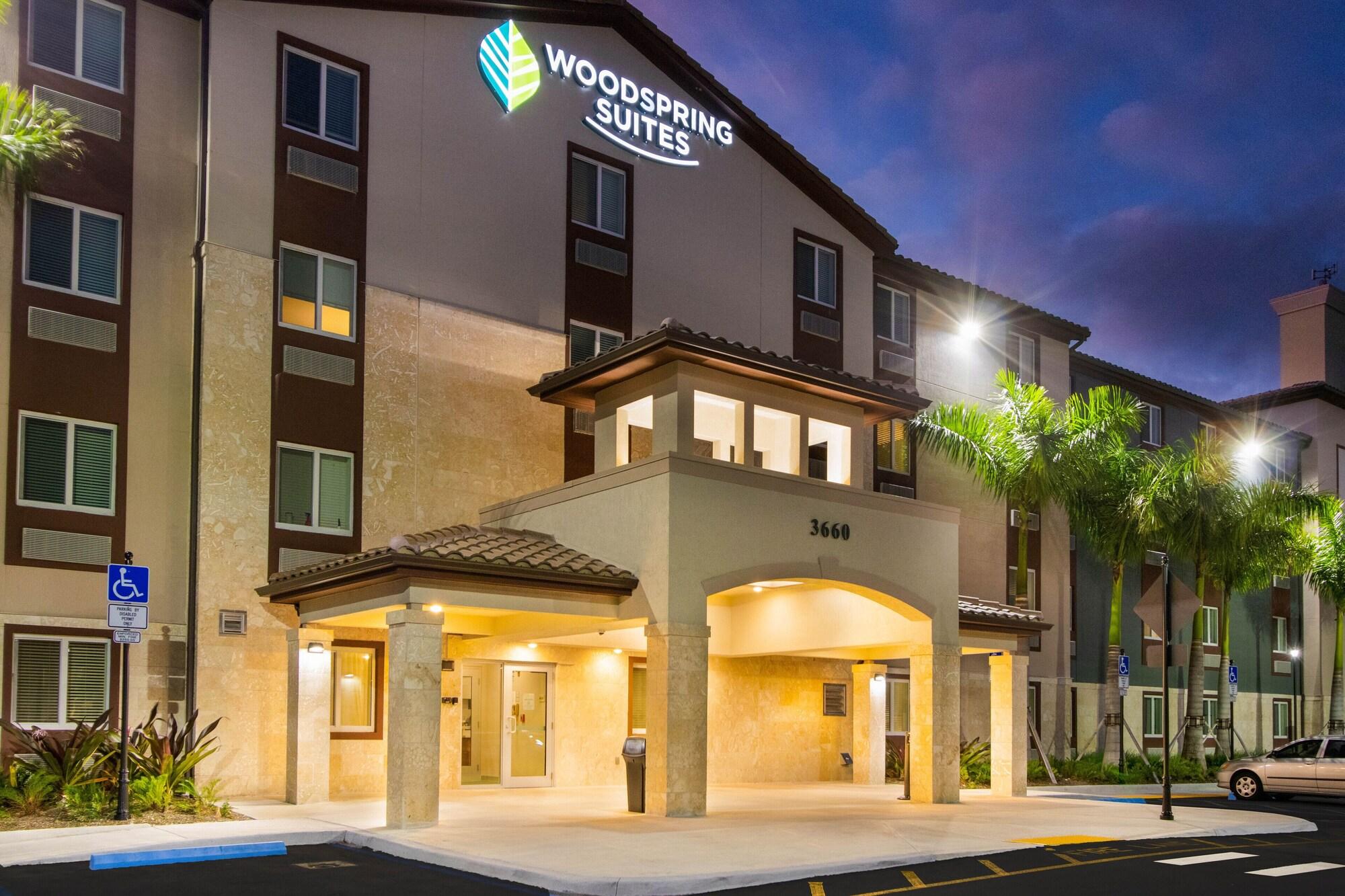 Vista Exterior WoodSpring Suites Jacksonville - South