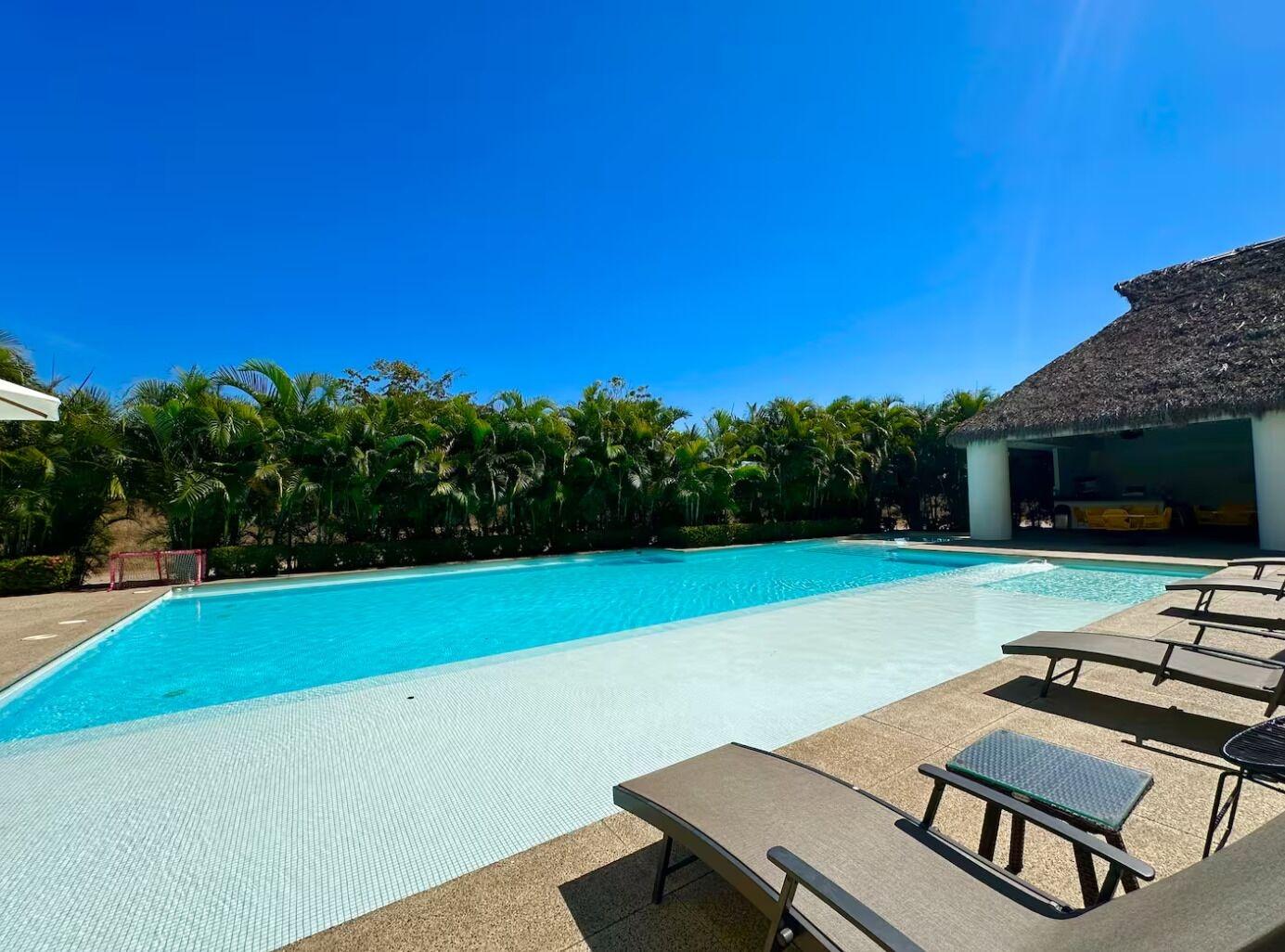 Vista Piscina Torre Mittah Ocean Views & Tranquility